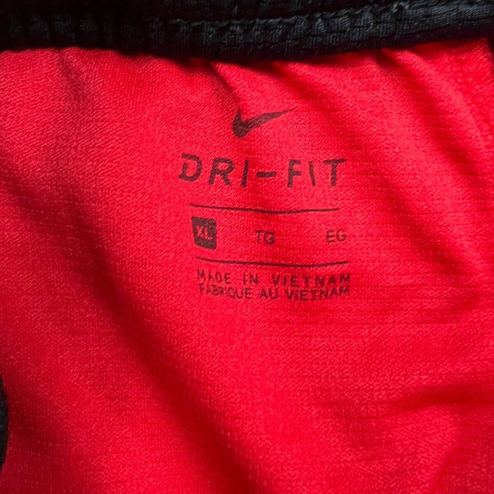 Nike × Vintage Nike Sportswear Shorts Medium Swoosh Pocketed Dri Fit Pants Size US 27 - 5 Thumbnail