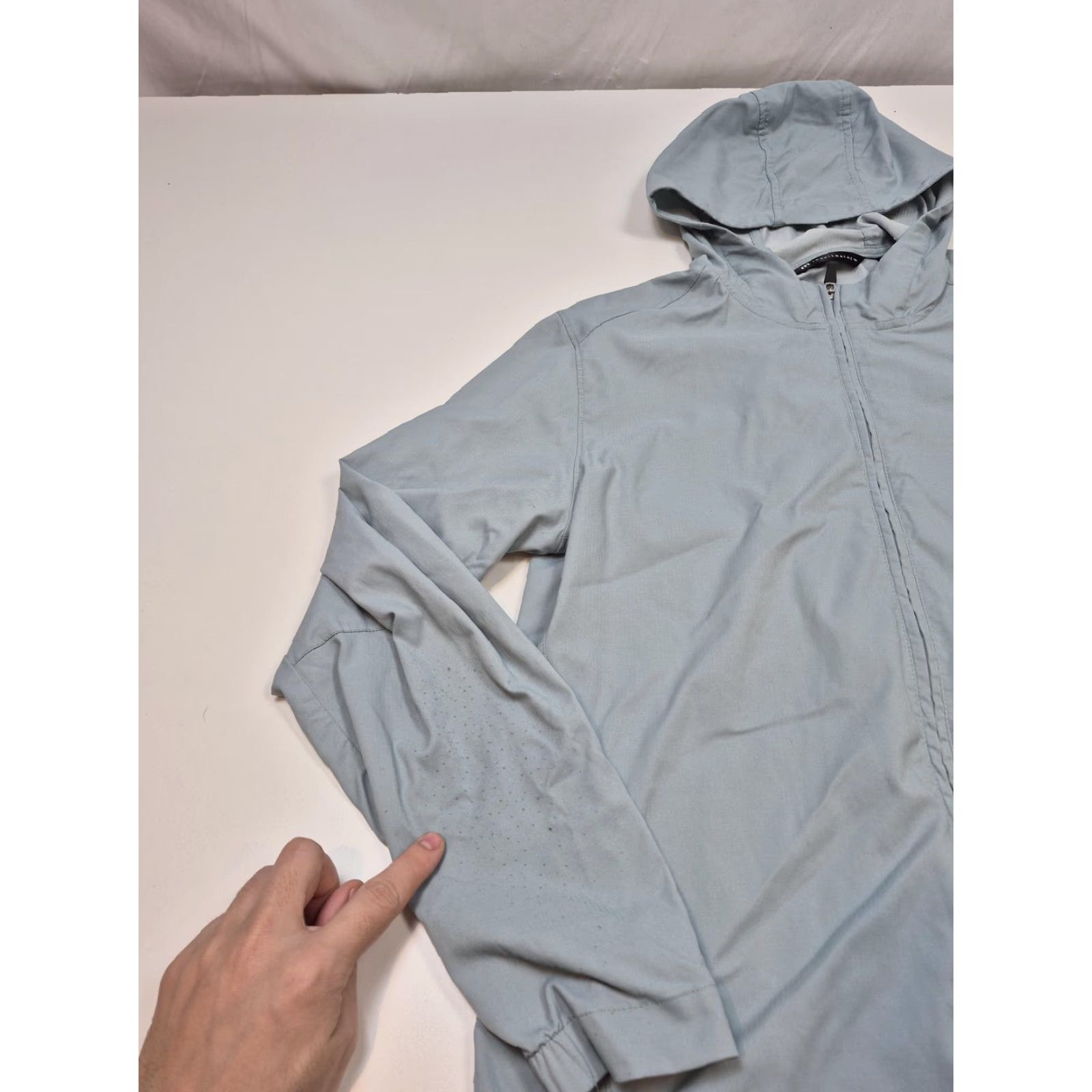TravisMathew TravisMathew Jacket Mens Large Blue Hooded Full Zip Golf Windbreaker 1MAA5850 Size US L / EU 52-54 / 3 - 2 Thumbnail