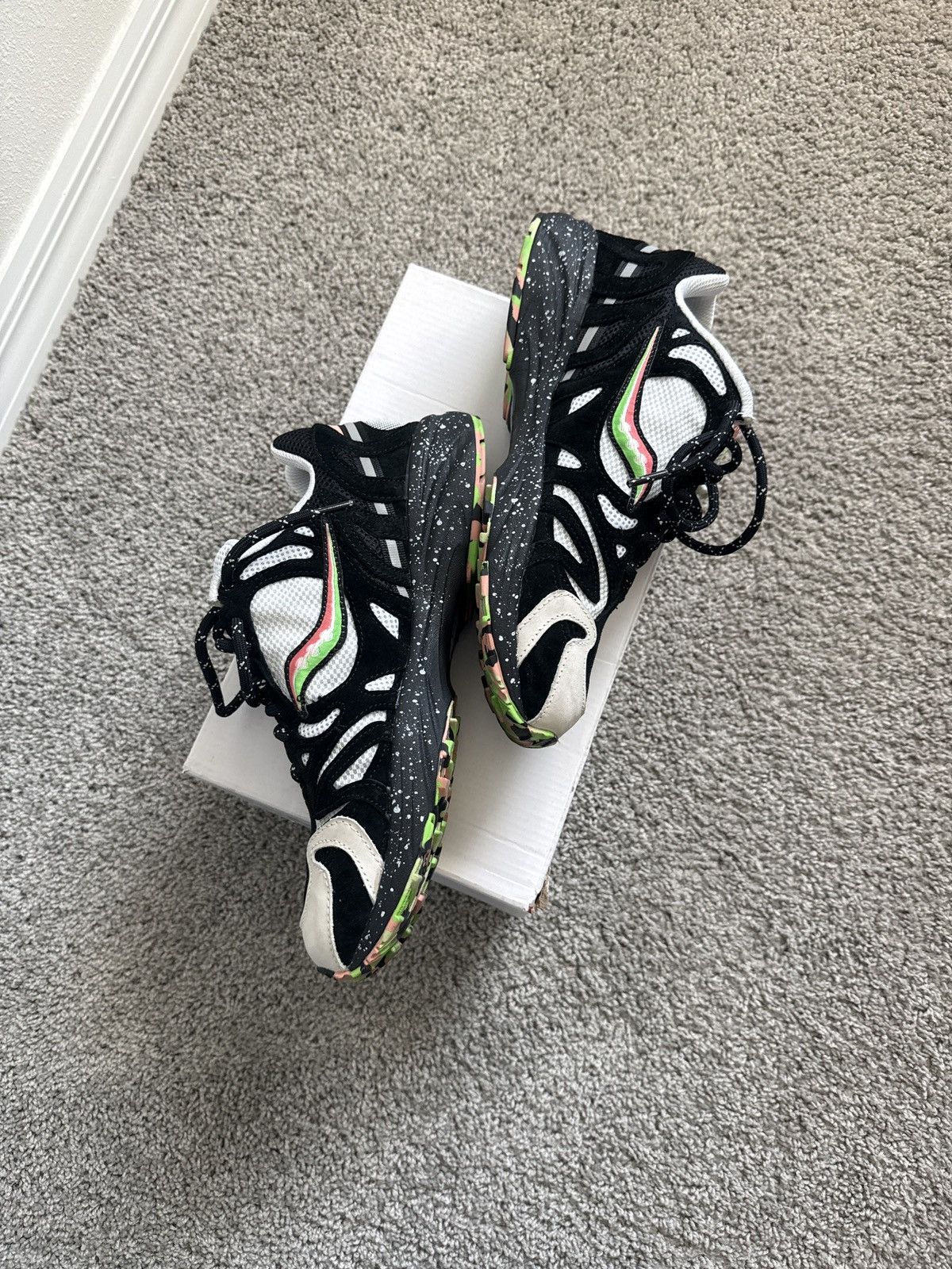 Saucony Grid Azura 2000 “OtherWorld” Size US 10.5 / EU 43-44 - 2 Thumbnail
