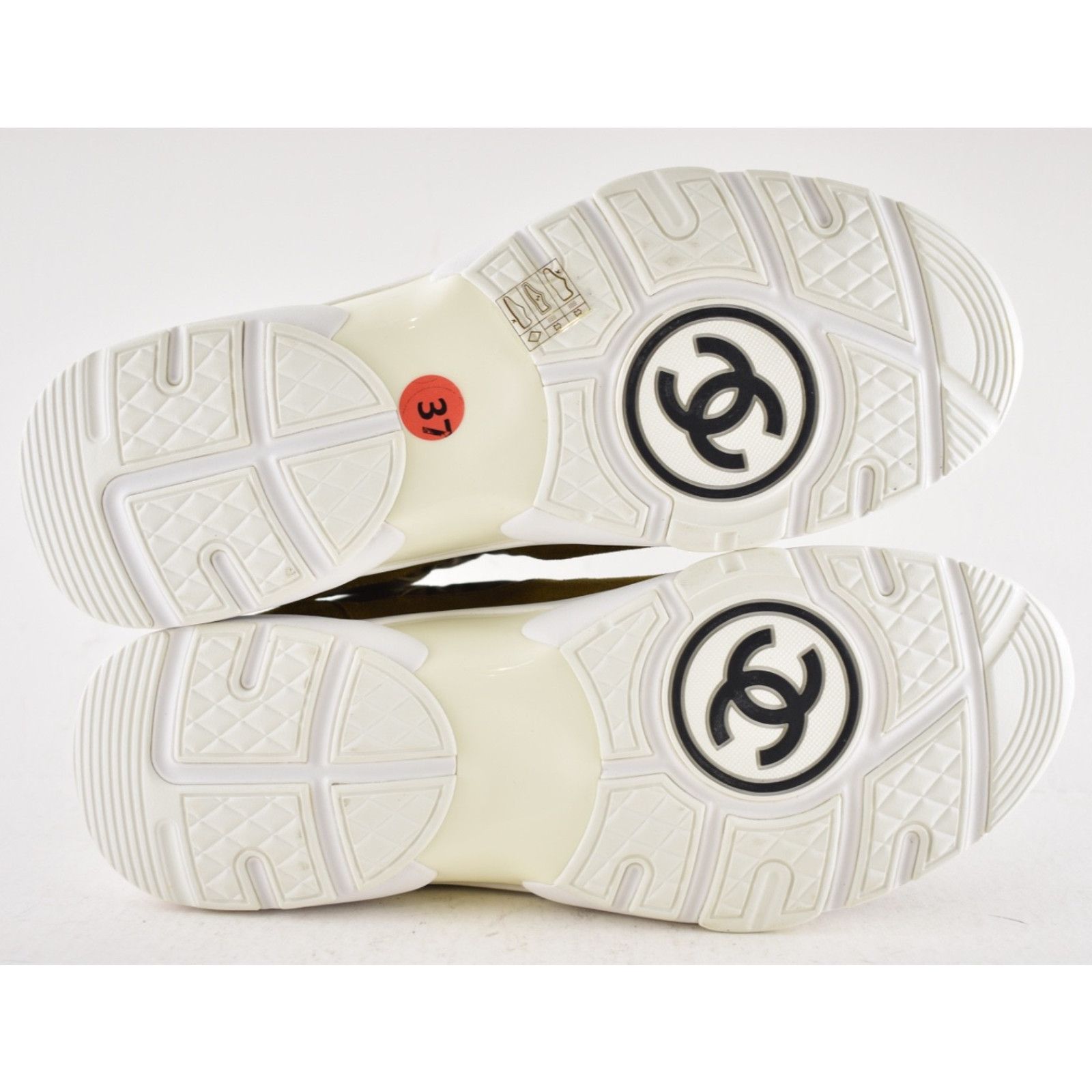 Chanel Chanel 20C Mens Brown Green White CC Logo Low Top Size US 11 / EU 44 - 12 Thumbnail