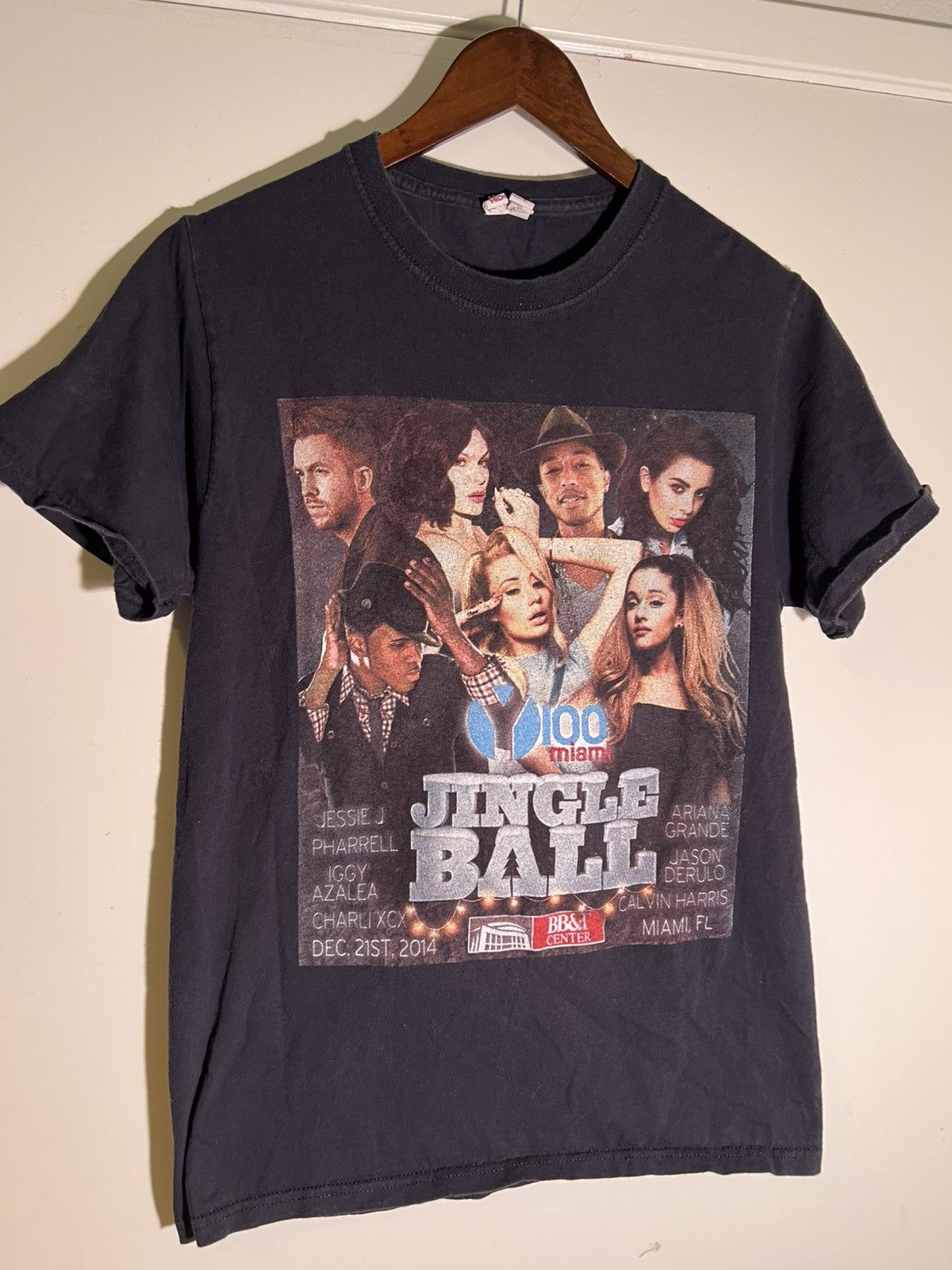 Vintage 2014 Jingle Ball 100 Miami Pop Music Rock Hip Hop Tour Shirt Size US S / EU 44-46 / 1 - 1 Thumbnail