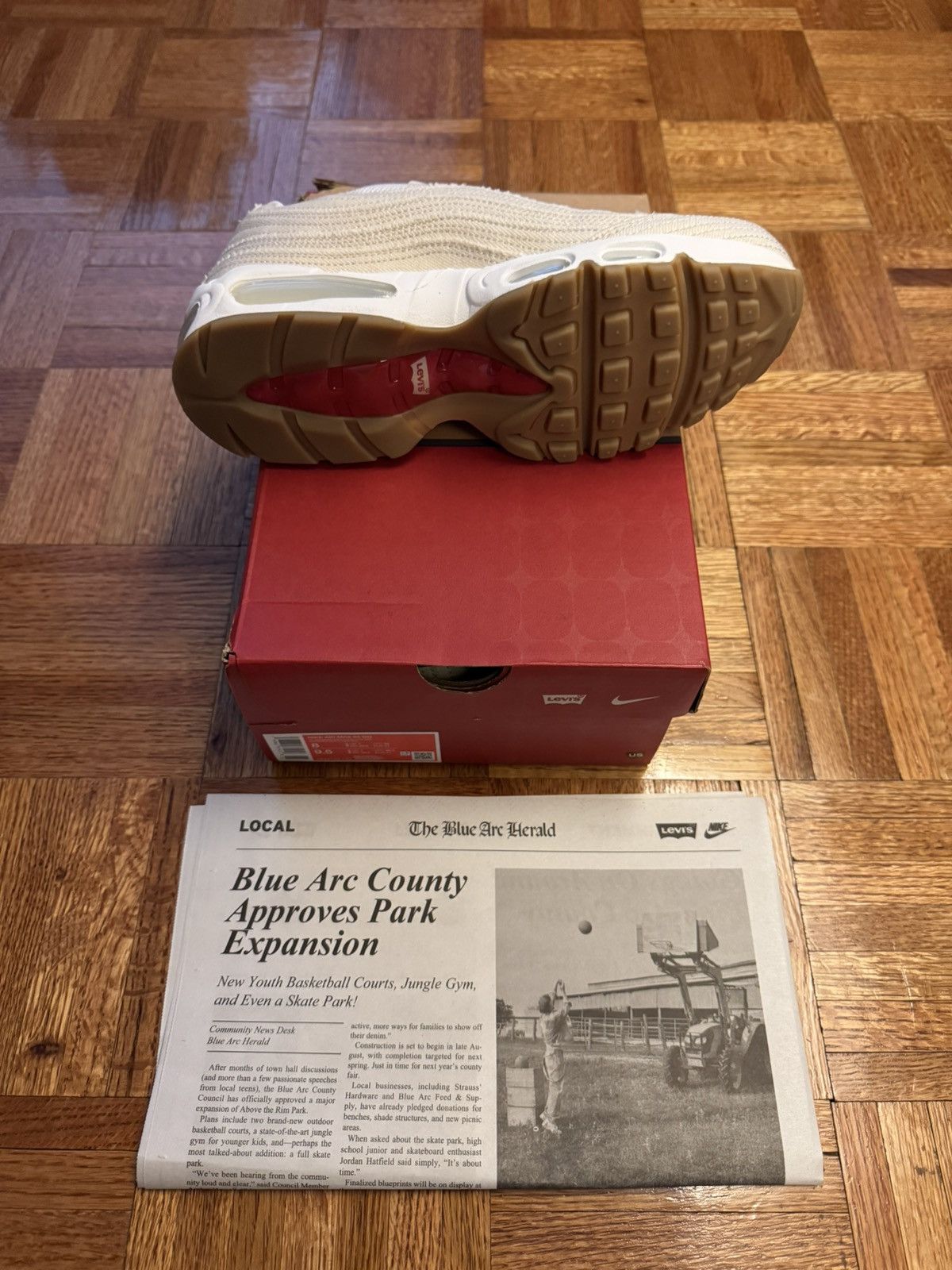Levi's × Nike Nike Air Max 95 Levi White Size US 8 / EU 41 - 4 Thumbnail
