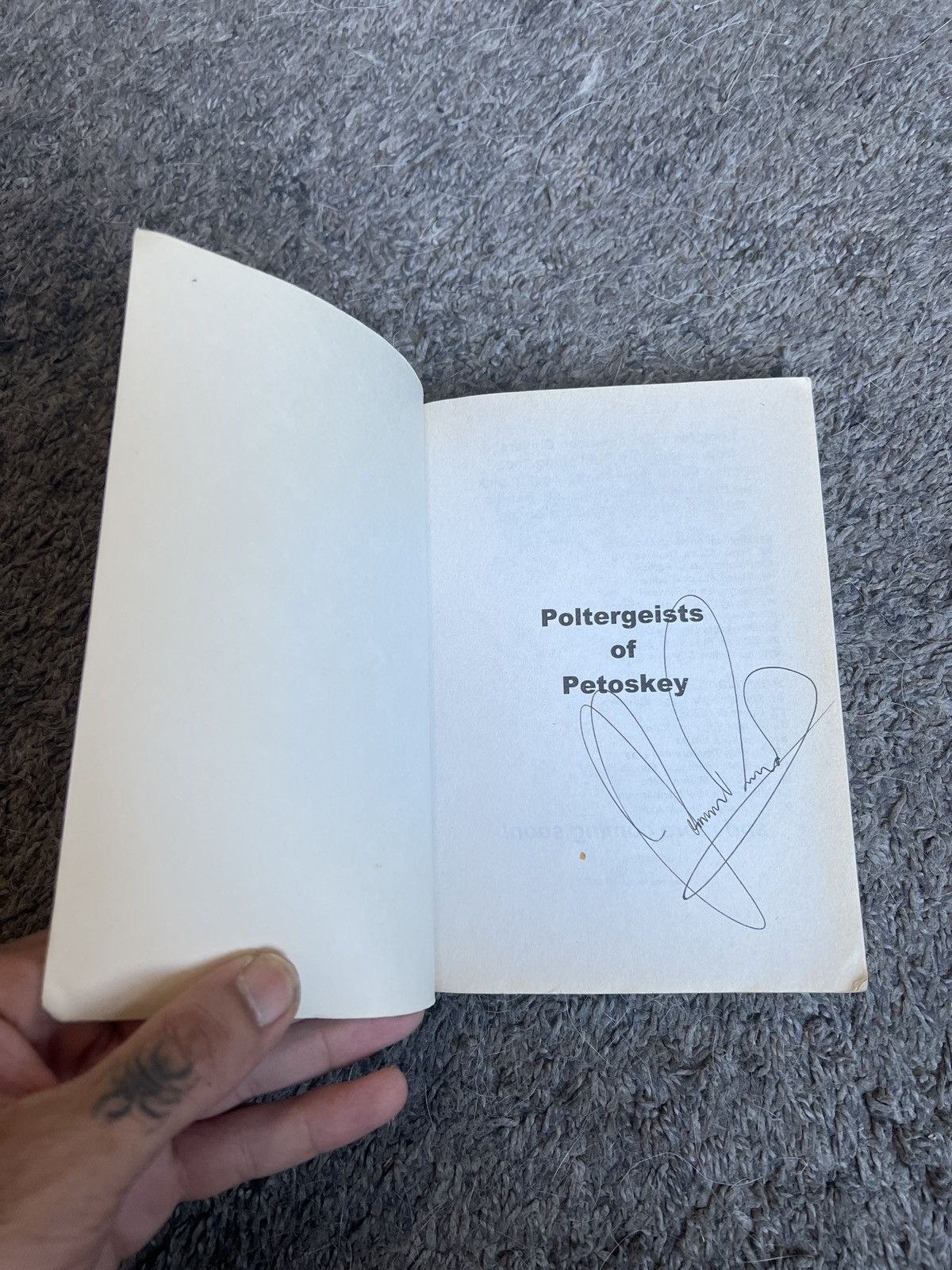 Vintage 2003 Michigan Chillers #3: Poltergeists Of Petoskey (Signed) Size ONE SIZE - 4 Thumbnail