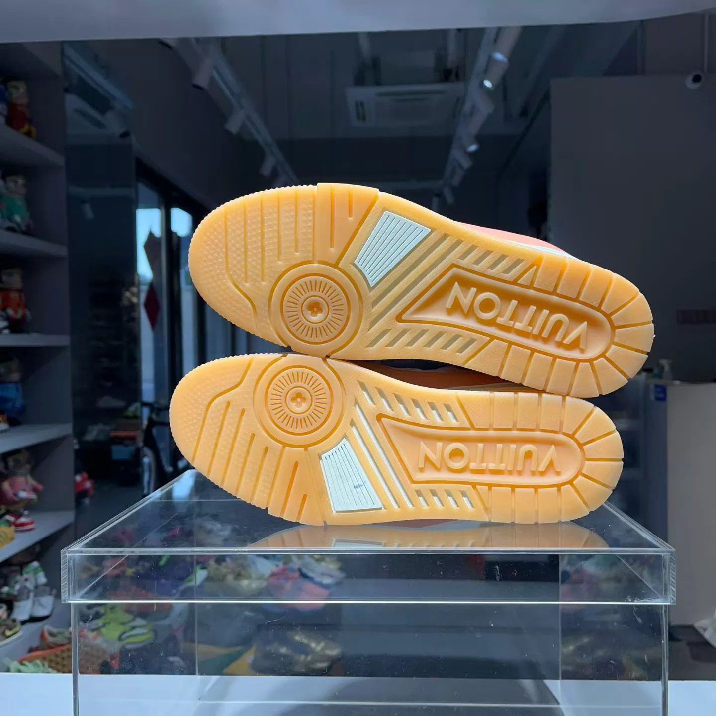 Louis Vuitton LV Trainer Peach 41.5 Near New Size US 8.5 / EU 41-42 - 7 Thumbnail