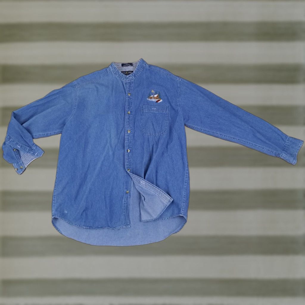 Vintage VINTAGE Full Button Blue Jeans Shirt Embroidered Winter Cabin Snowmobile Print LG Size US L / EU 52-54 / 3 - 1 Thumbnail