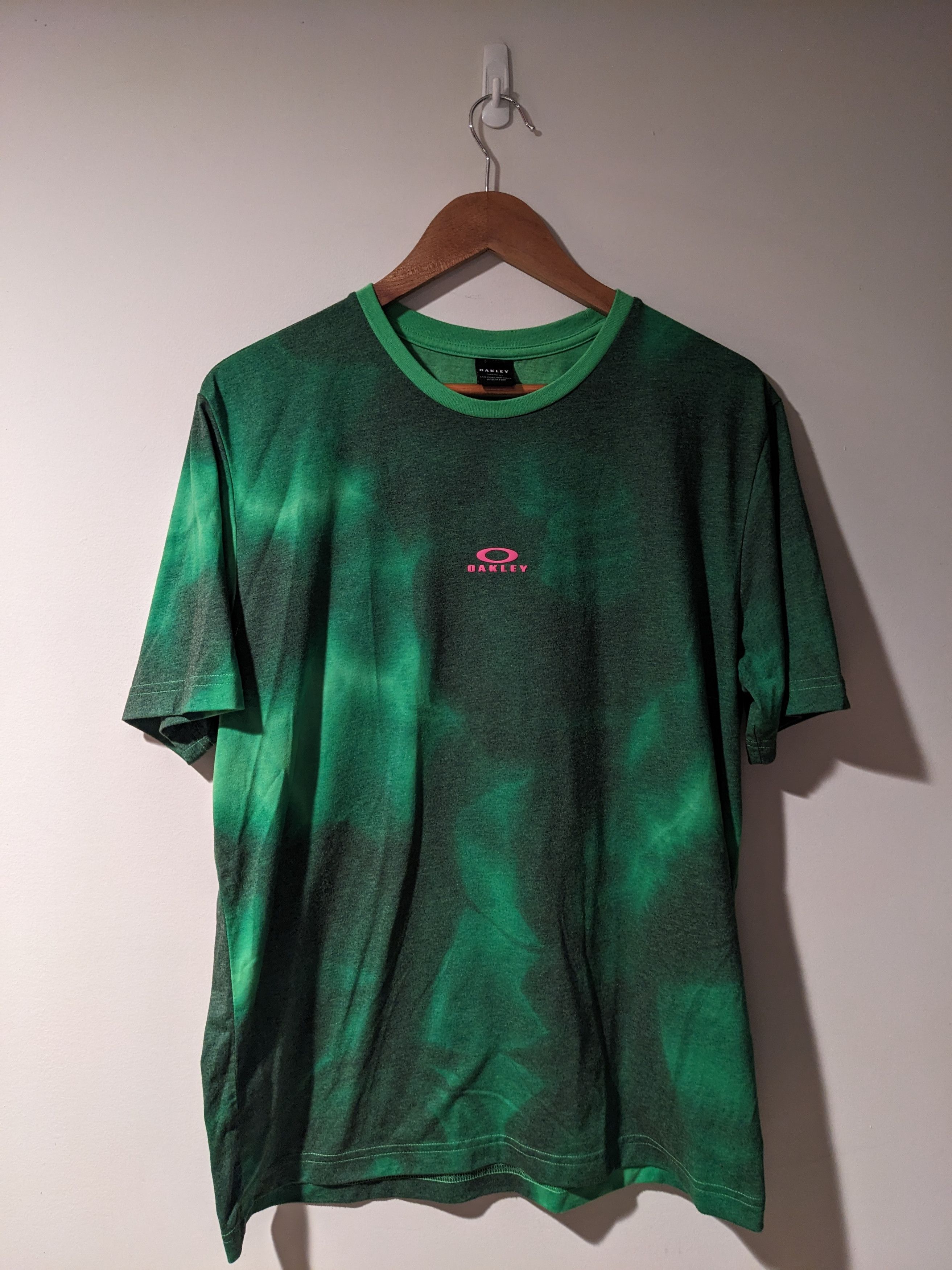 Oakley Vintage Oakley Center Logo Custom Fit Green Large T-Shirt Size US L / EU 52-54 / 3 - 1 Thumbnail