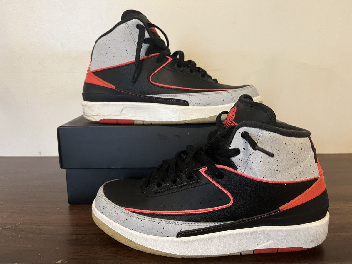 Nike Air Jordan Retro 2 Size US 6.5 / EU 39-40 - 1 Thumbnail