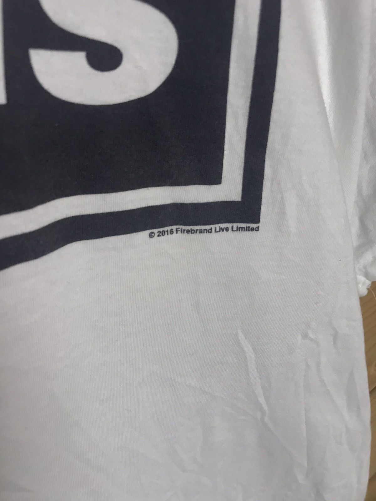 Band Tees Oasis 2016 firebrand live limited t shirt Size US XL / EU 56 / 4 - 4 Thumbnail