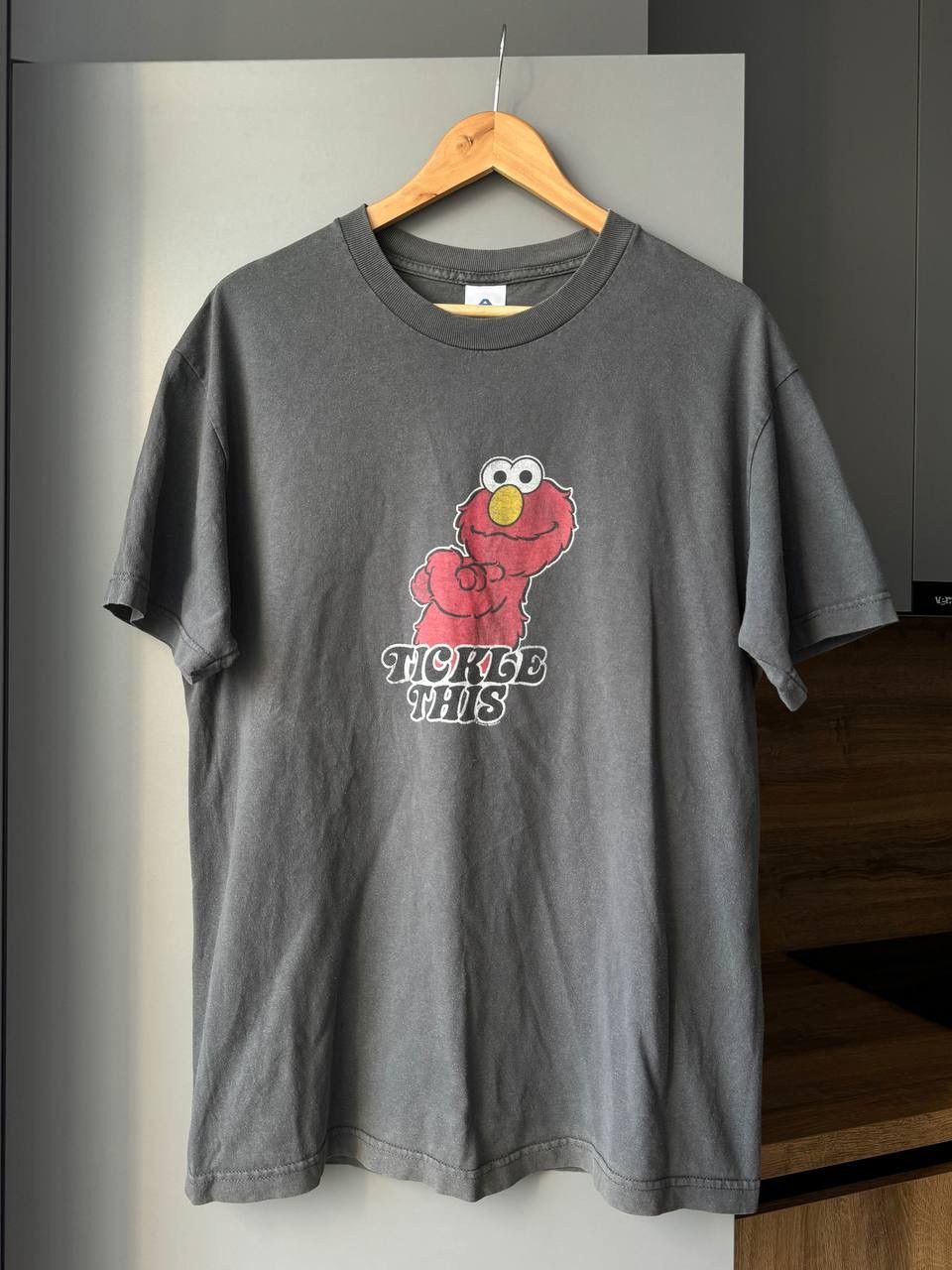 Vintage Vintage Elmo Tickle This! Tee Sz L Size US L / EU 52-54 / 3 - 1 Thumbnail