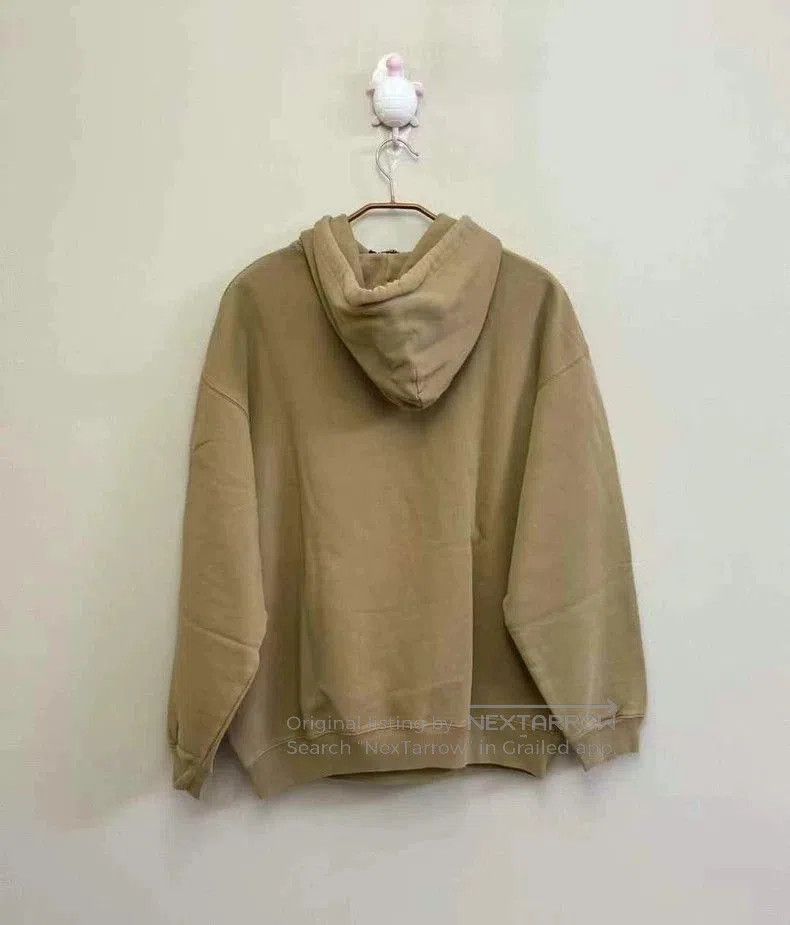 Balenciaga Balenciaga Beige Distressed Logo Short Sleeve. Size US XS / EU 42 / 0 - 4 Thumbnail