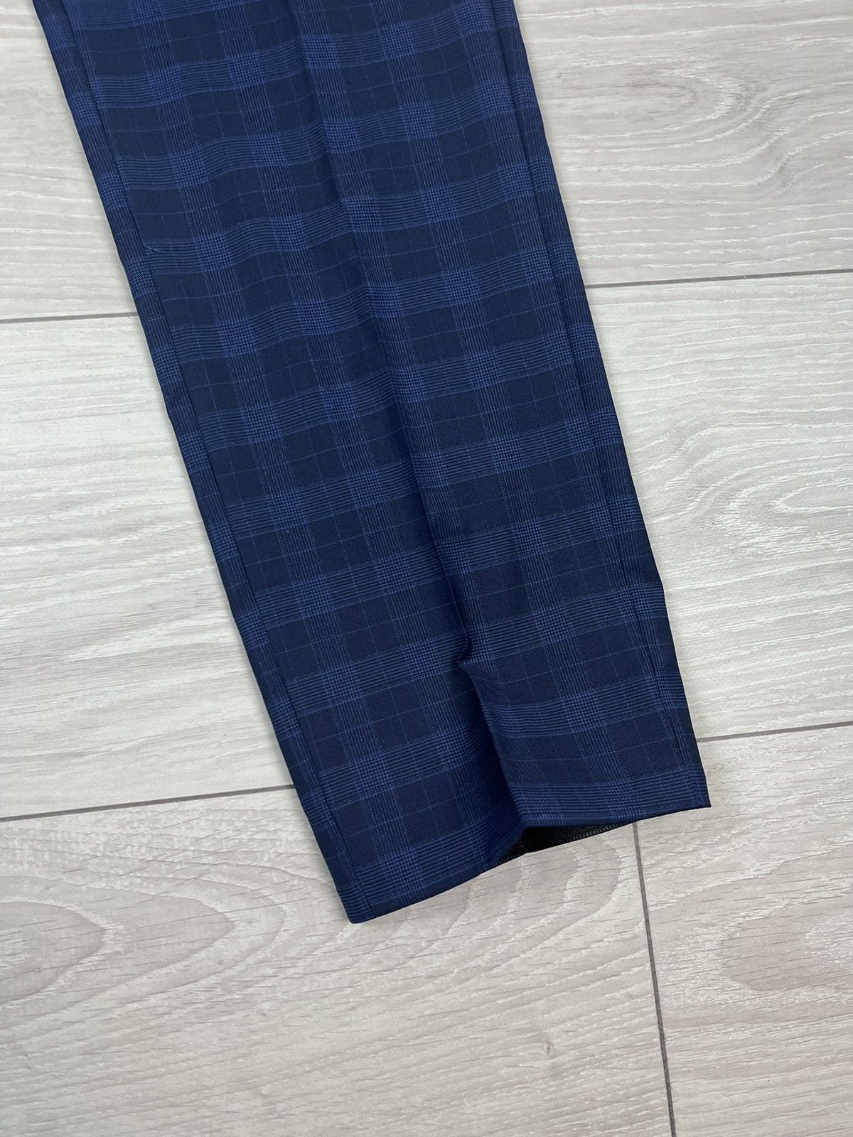 Hugo Boss Hugo Boss Wool/Silk Plaid Blue Two Buttons Suit Blazer Pants Size 36R - 18 Thumbnail