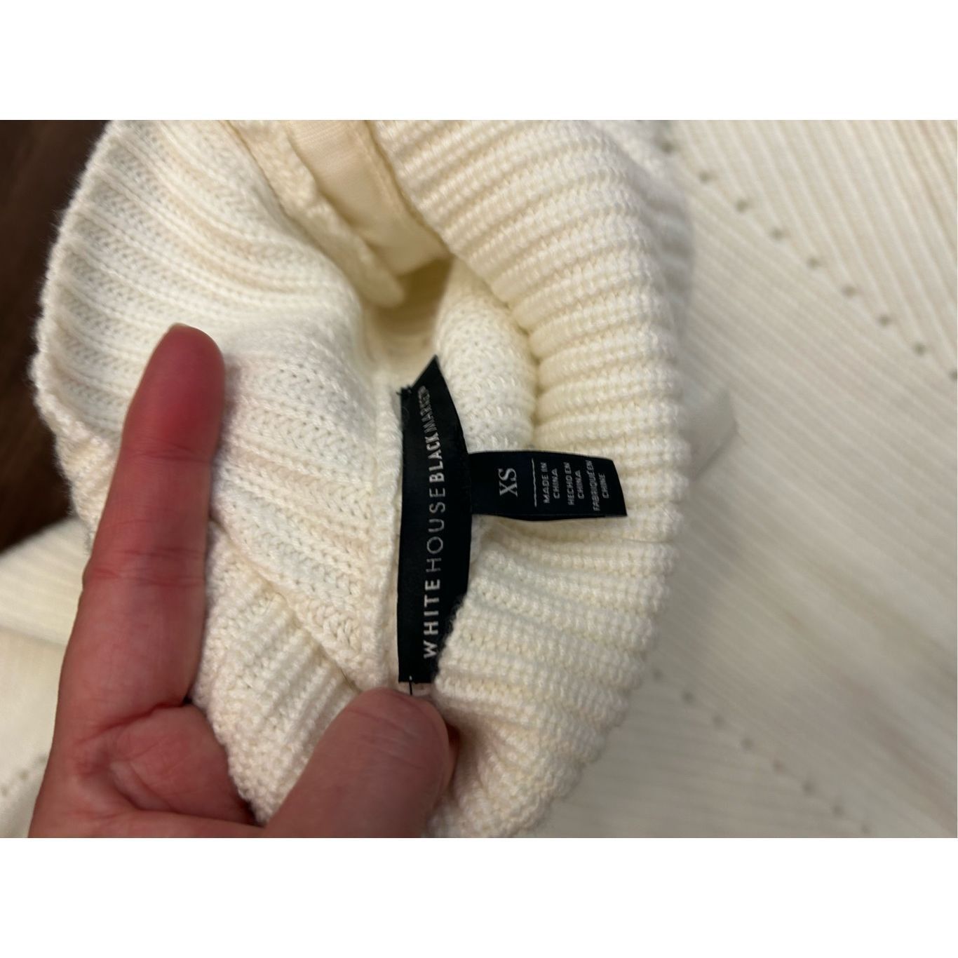 White House Black Market WHBM NWT Cream “Ecru” Knit Silver Button Ribbed Sweater, Sz Size XS / US 0-2 / IT 36-38 - 5 Thumbnail