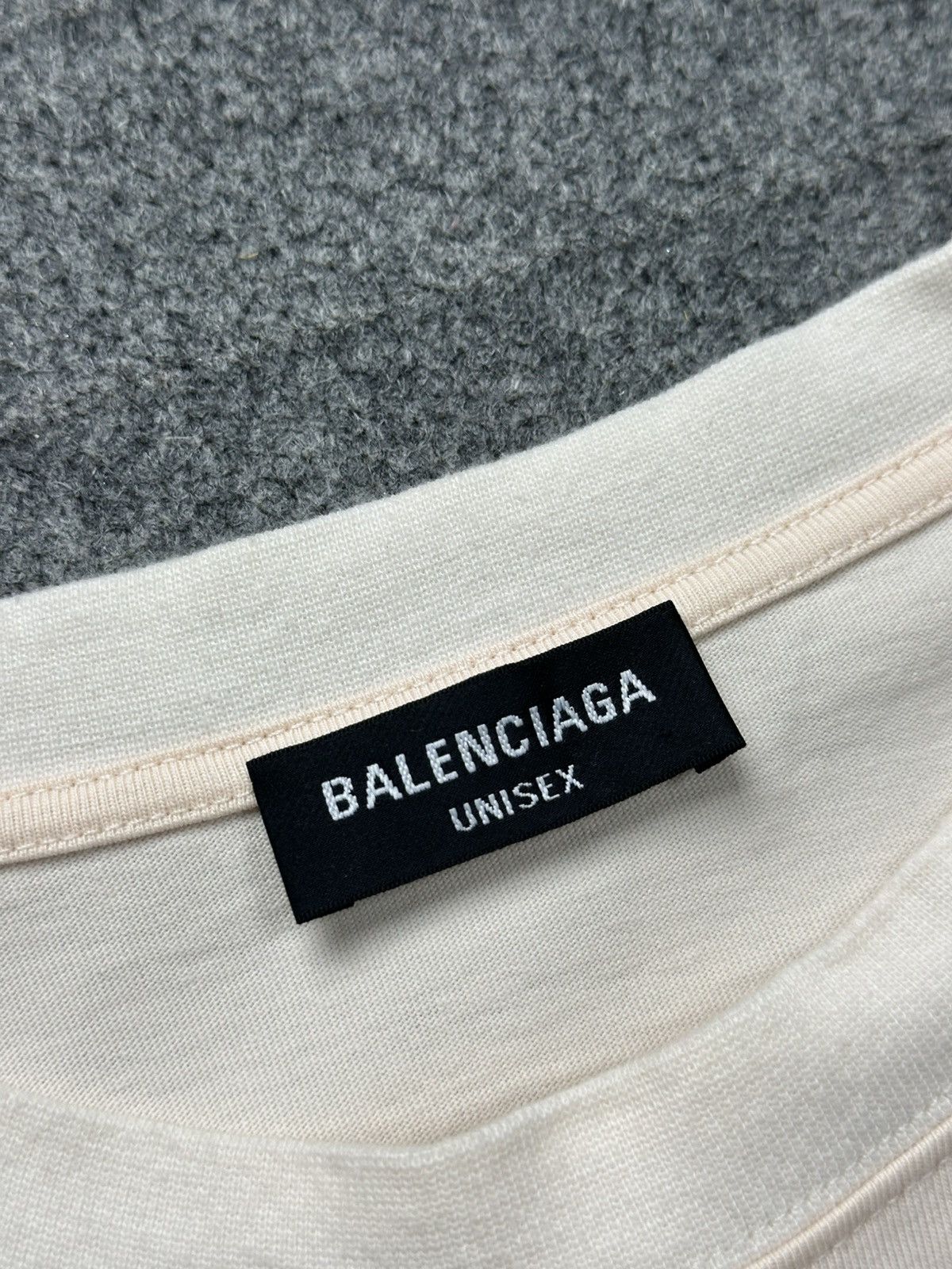 Balenciaga Balenciaga - UNIFIT SS21 Embroidered Chest Logo Chalky White Size US M / EU 48-50 / 2 - 8 Thumbnail
