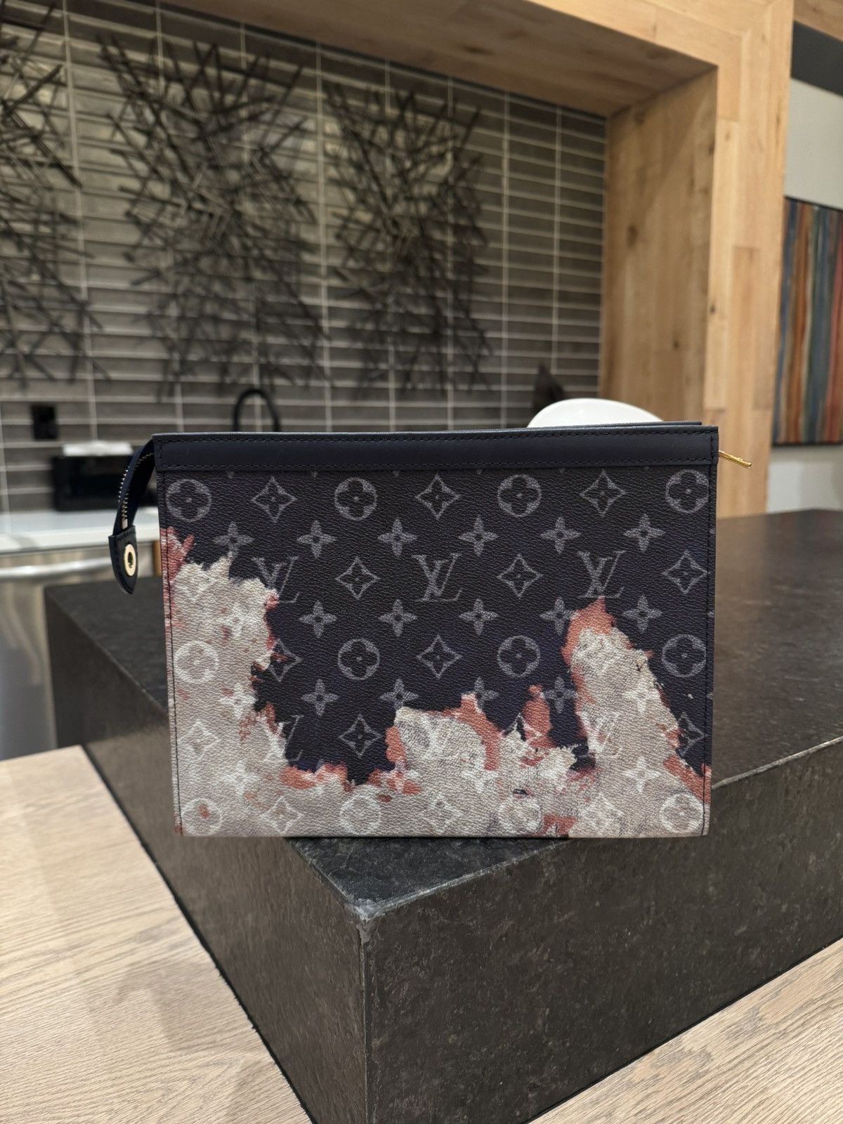 Louis Vuitton Louis Vuitton Pochette Voyage Size ONE SIZE - 1 Thumbnail