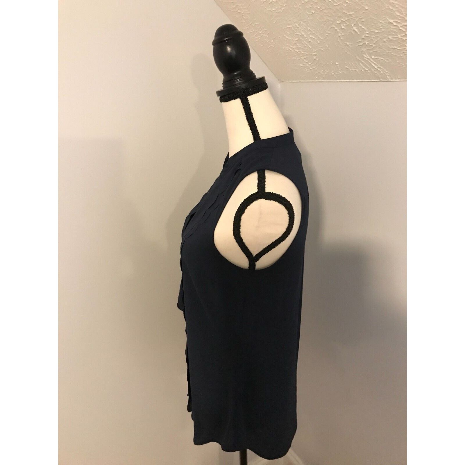 Anthropologie Anthropologie Meadow Rue Navy Sleeveless Scallop Blouse Size S / US 4 / IT 40 - 3 Thumbnail