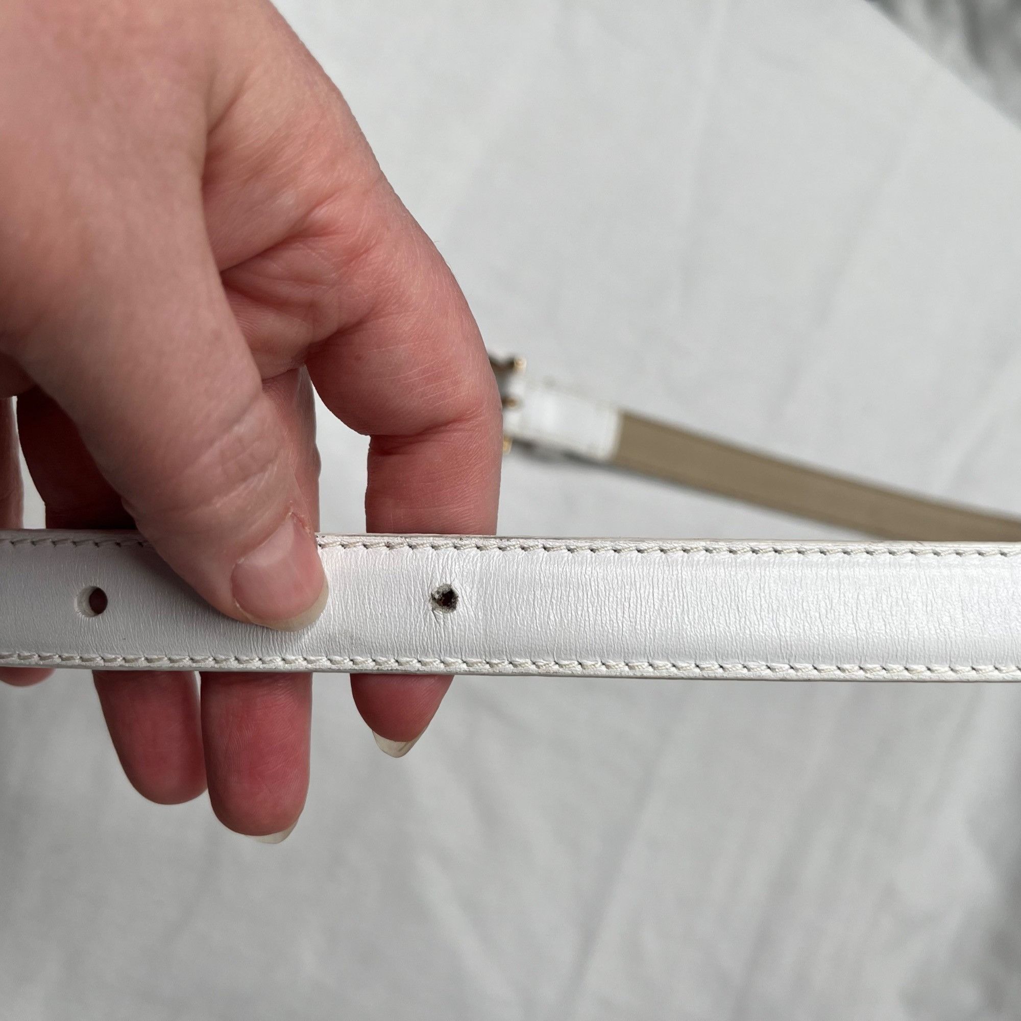 Salvatore Ferragamo Salvatore Ferragamo White Leather Belt Gold Hardware Size 70 Size ONE SIZE - 9 Thumbnail