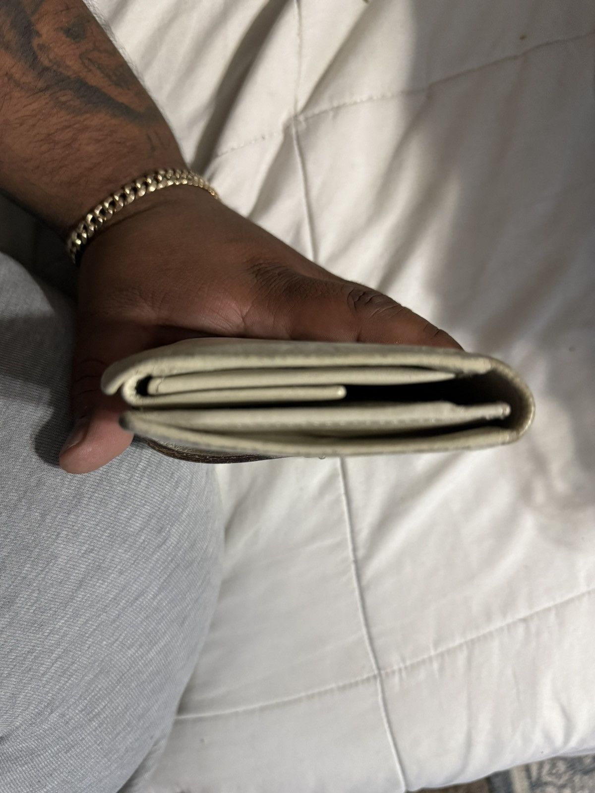 Gucci Gucci Ivory Leather GG Guccissima Snap Closure Wallet Size ONE SIZE - 6 Thumbnail