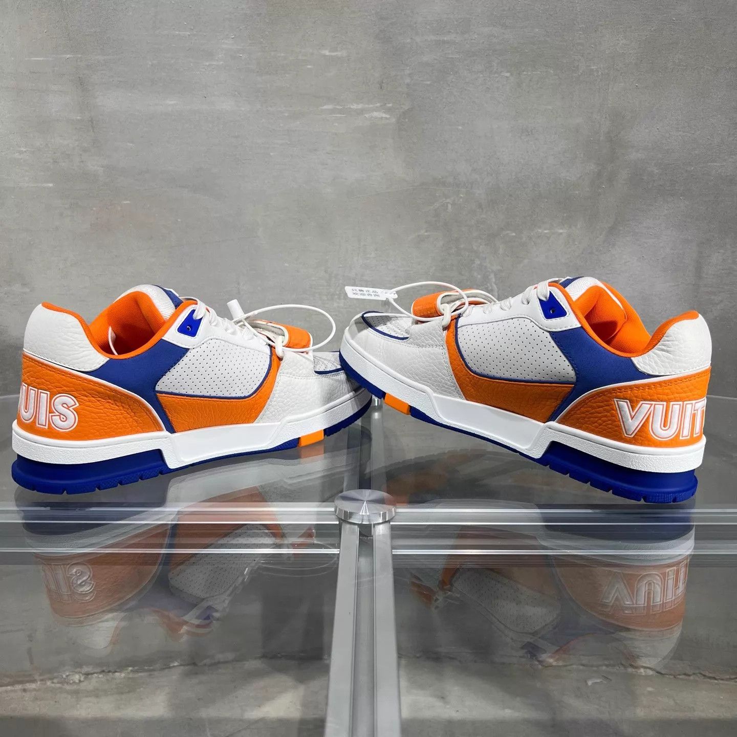 Louis Vuitton LV Trainer white orange new w/ box tried on UK5 39 Size US 8.5 / IT 38.5 - 5 Thumbnail