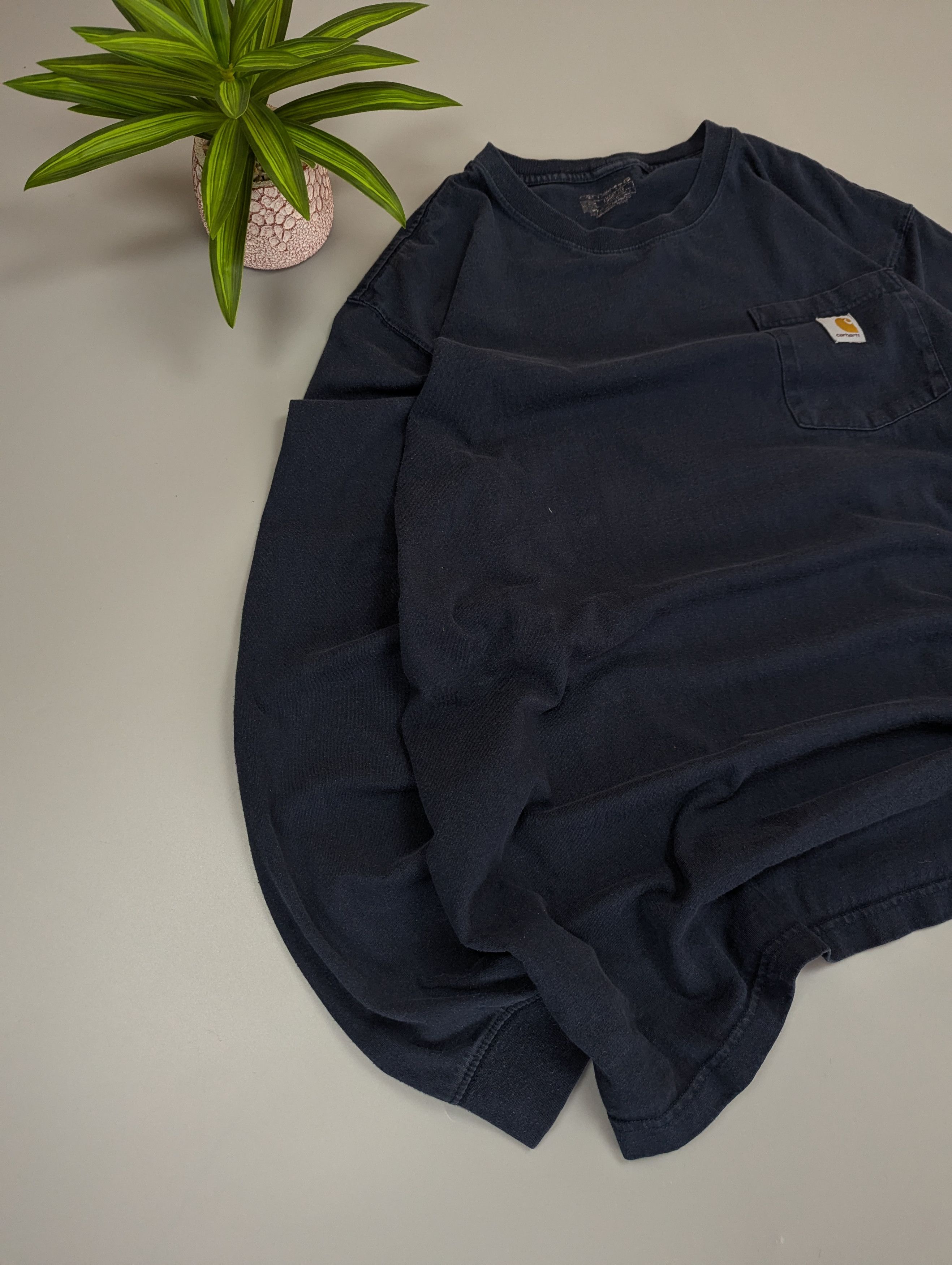 Carhartt Carhartt Vintage Faded Navy T-Shirt Distressed Workwear L/XL Size US XL / EU 56 / 4 - 5 Thumbnail