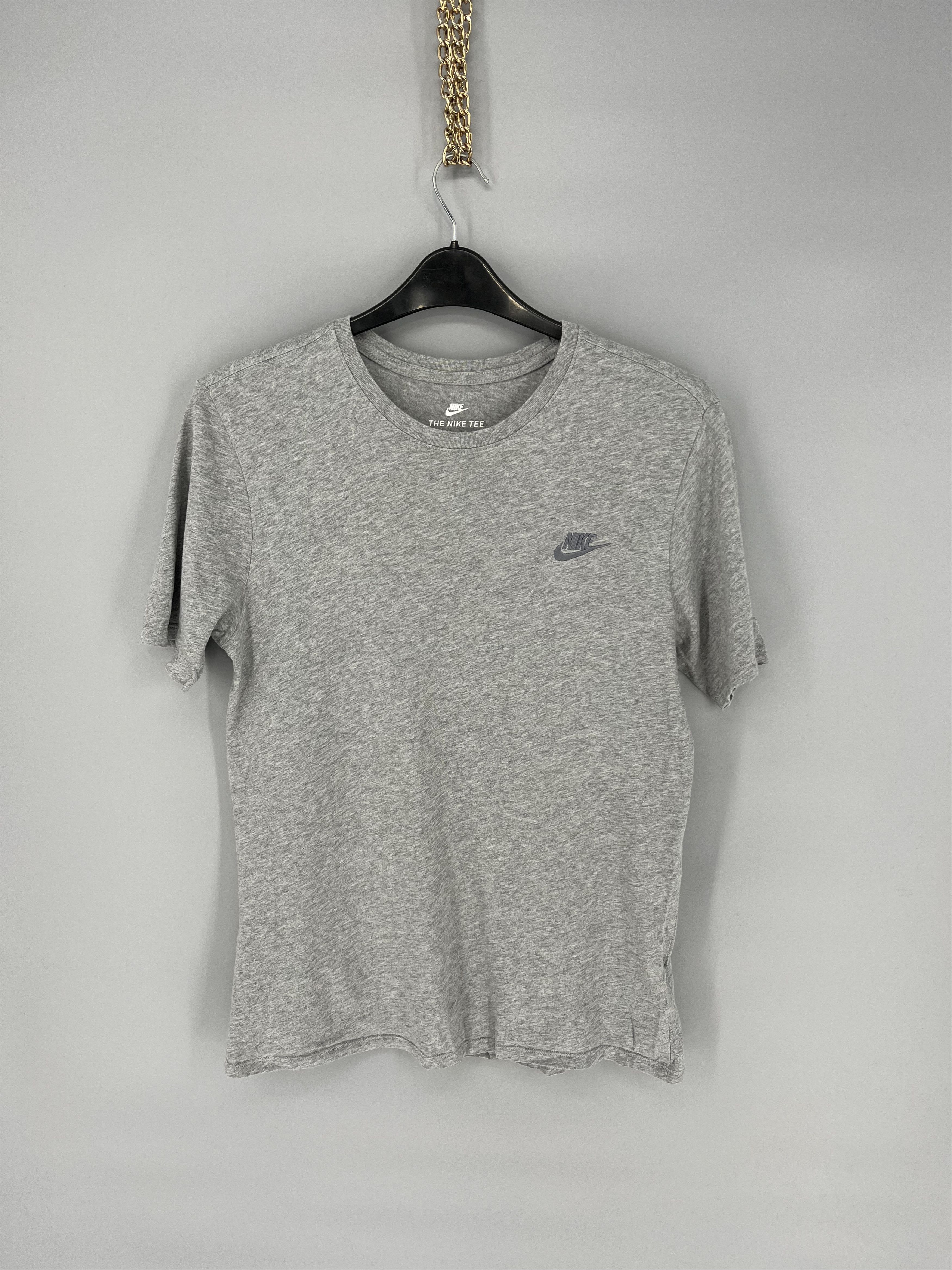 Nike Vintage 90s Nike Tee Streetwear Centre Swoosh Y2K Style Size US M / EU 48-50 / 2 - 1 Thumbnail