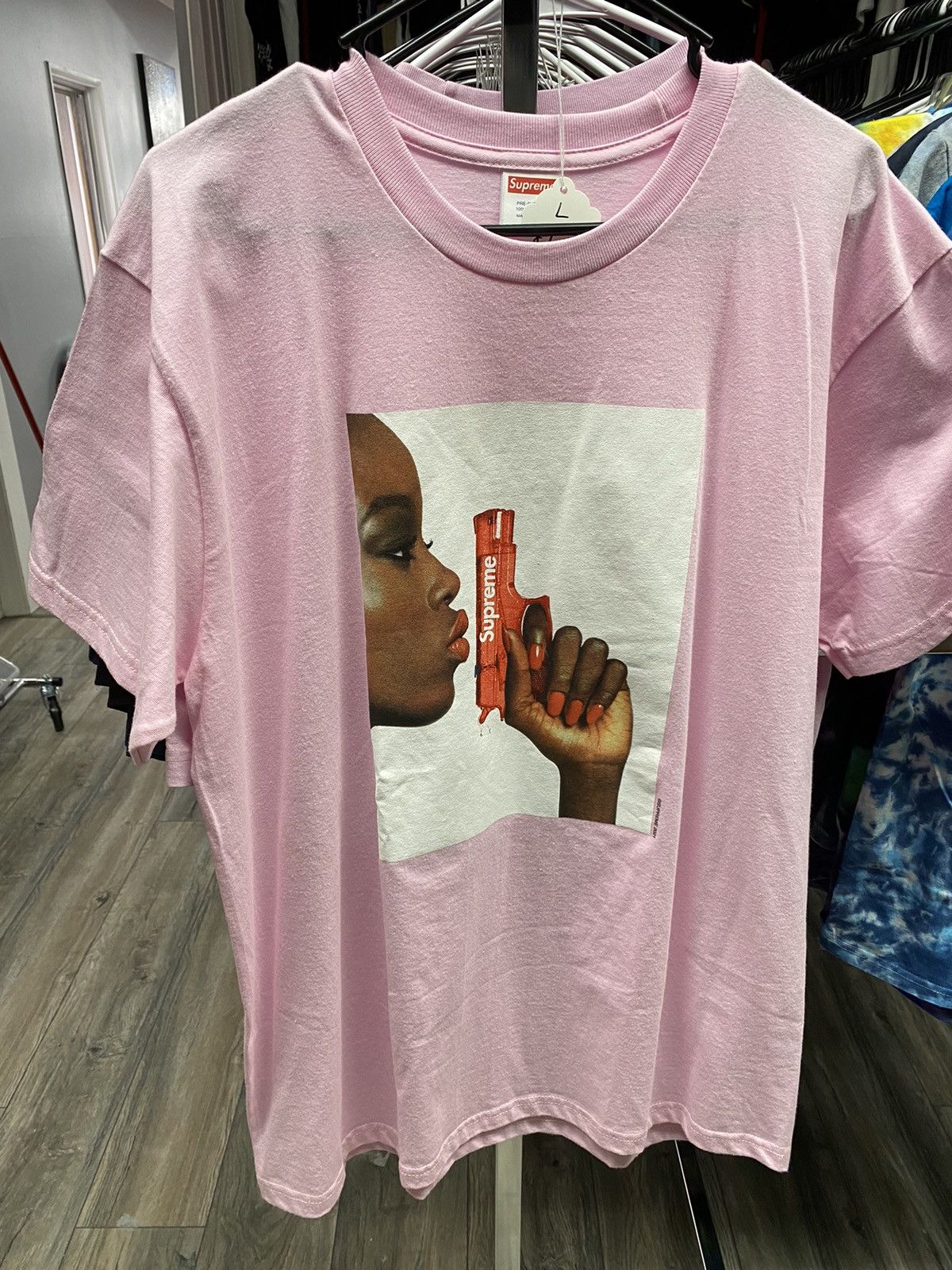 Supreme Supreme Water pistol tee SS21 Size US L / EU 52-54 / 3 - 1 Thumbnail