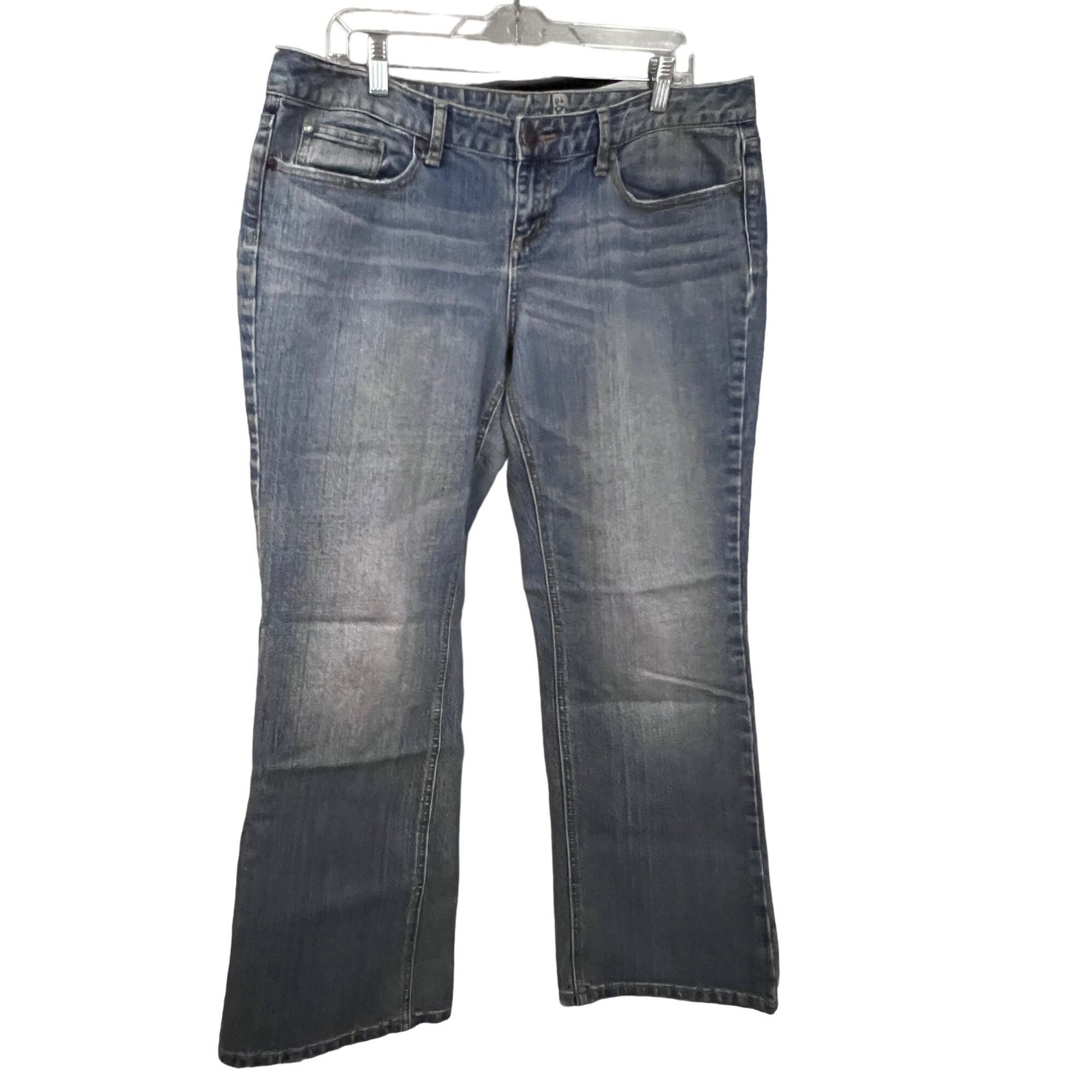 American Rag American Rag Blue Denim Distressed Bootcut Jeans Plus 13S Me Size 36" / US 14 / IT 50 - 1 Thumbnail