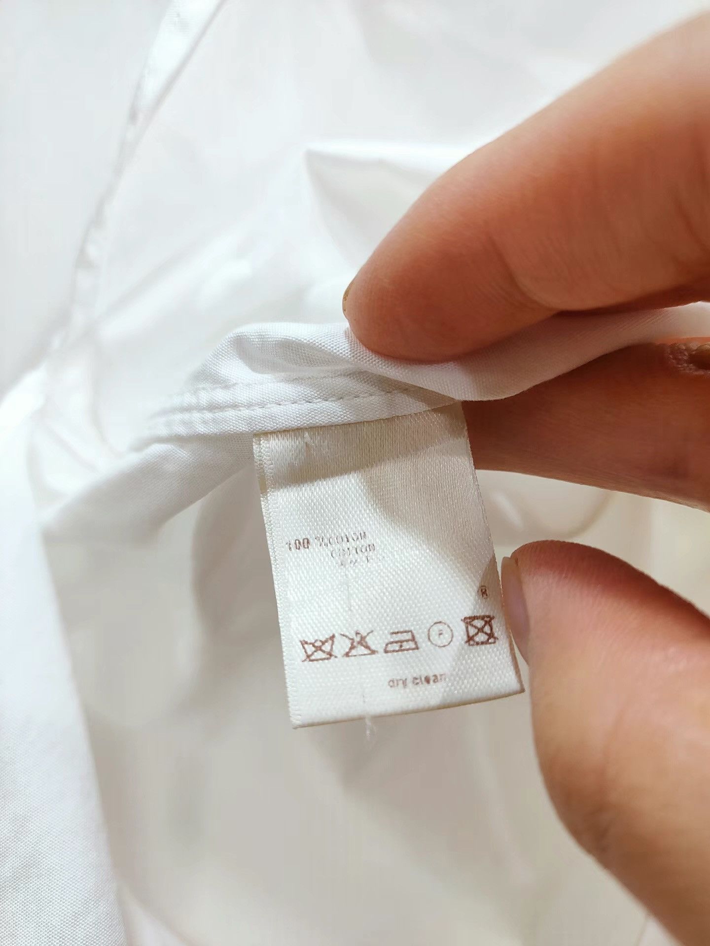 Louis Vuitton Louis Vuitton Men's Long Sleeve White Shirt K29 Size US XS / EU 42 / 0 - 6 Thumbnail