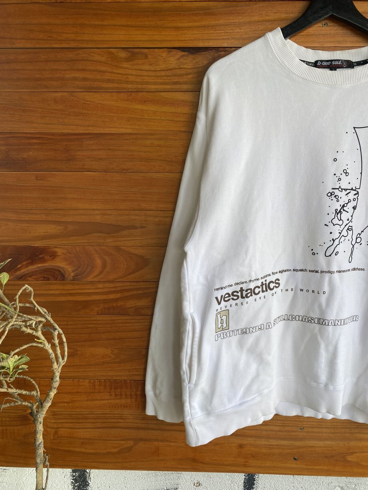 Japanese Brand B-One-Soul White Graphic – Subliminal Self Expression Size US L / EU 52-54 / 3 - 7 Thumbnail