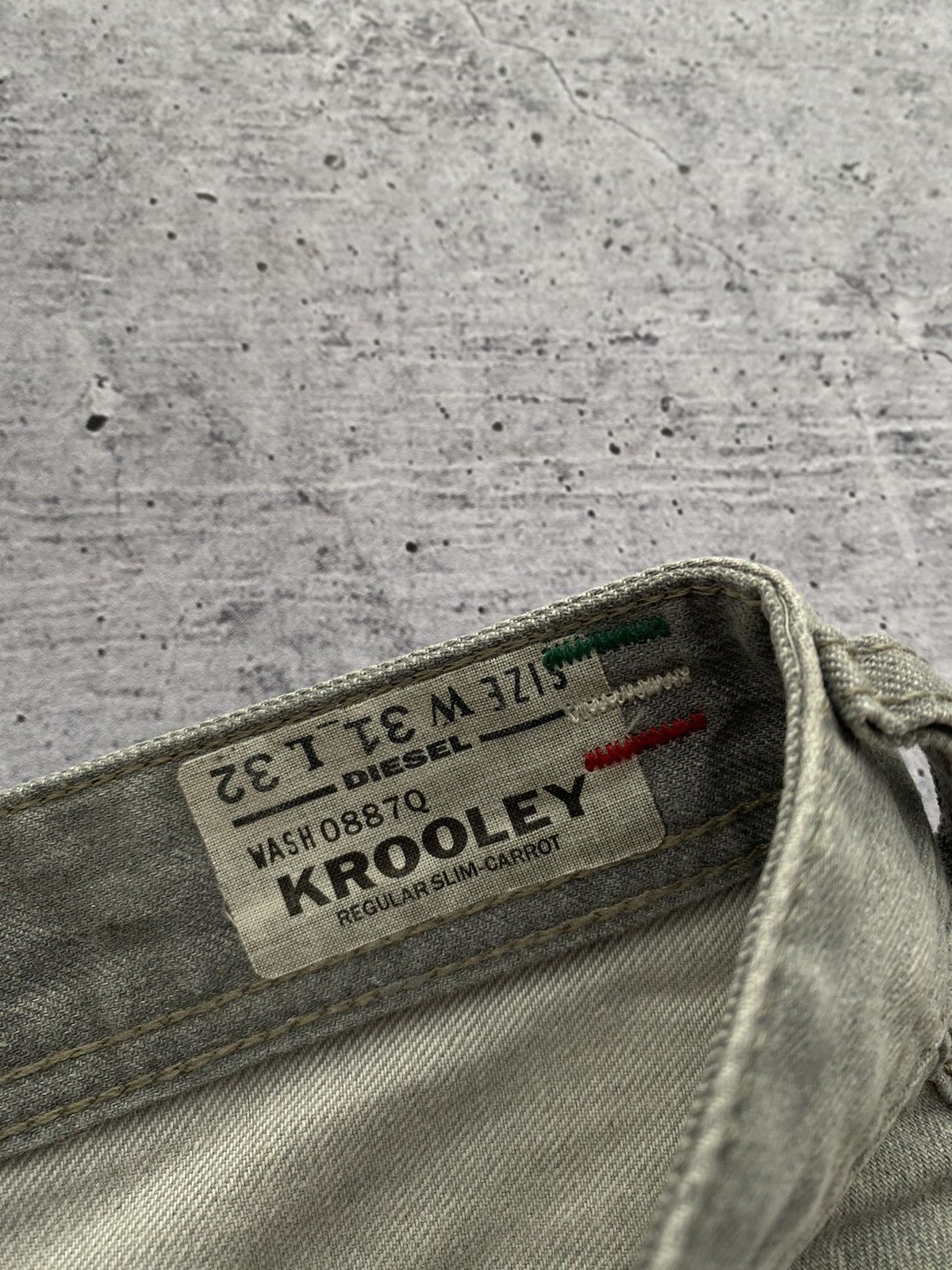 Diesel × Diesel Black Gold Diesel industry krooley Regular slim carrot jeans italy Size US 32 / EU 48 - 14 Thumbnail