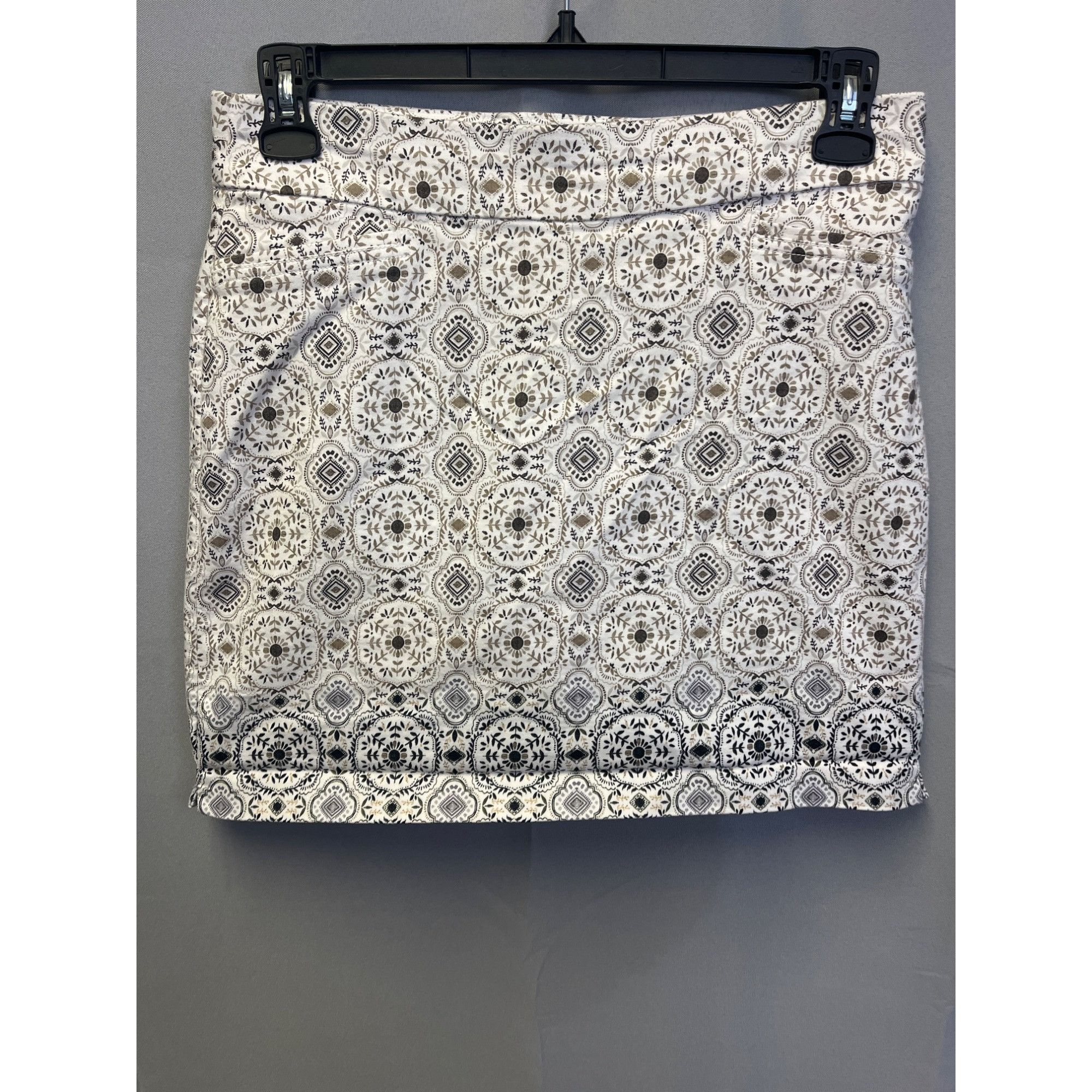 Croft & Barrow Croft and Barrow womens skort size 6 SKU 6999 Size 28" / US 6 / IT 42 - 1 Thumbnail