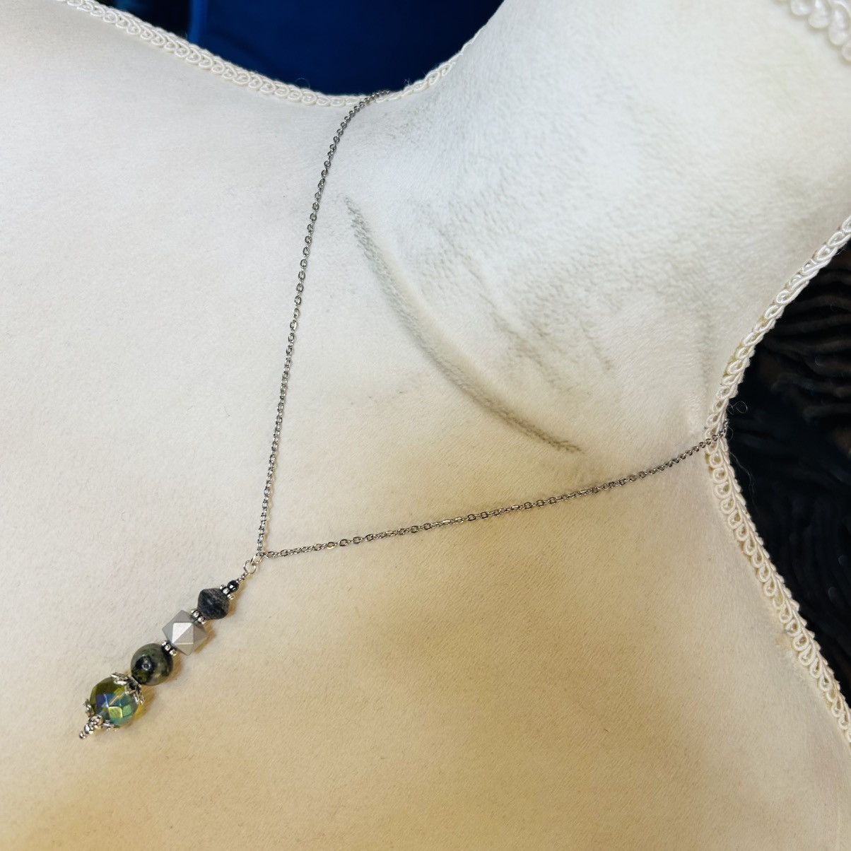 Handmade Handcrafted faceted crystal serpentine hematite necklace Size ONE SIZE - 1 Thumbnail