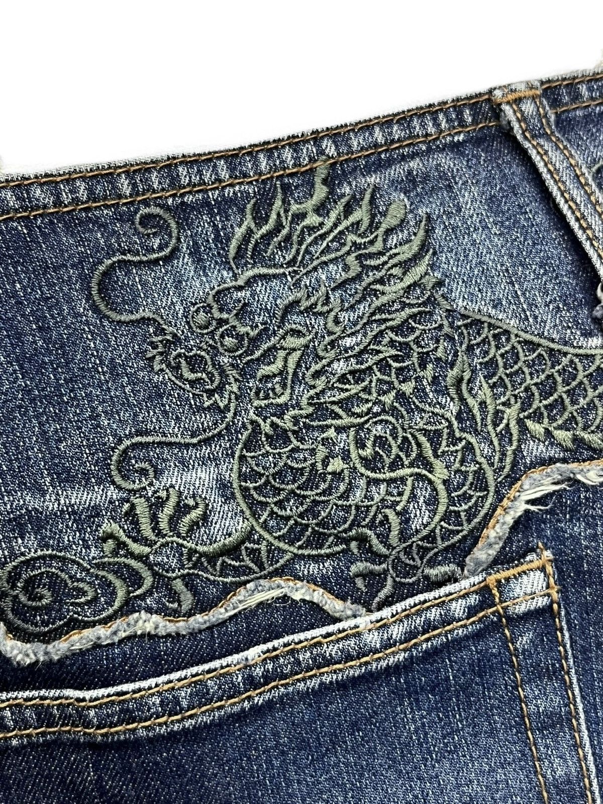 Vivienne Tam Vintage VIVIENNE TAM Iconic Embroidery Dragon Lowrise FLARE Size 26" / US 2 / IT 38 - 6 Thumbnail