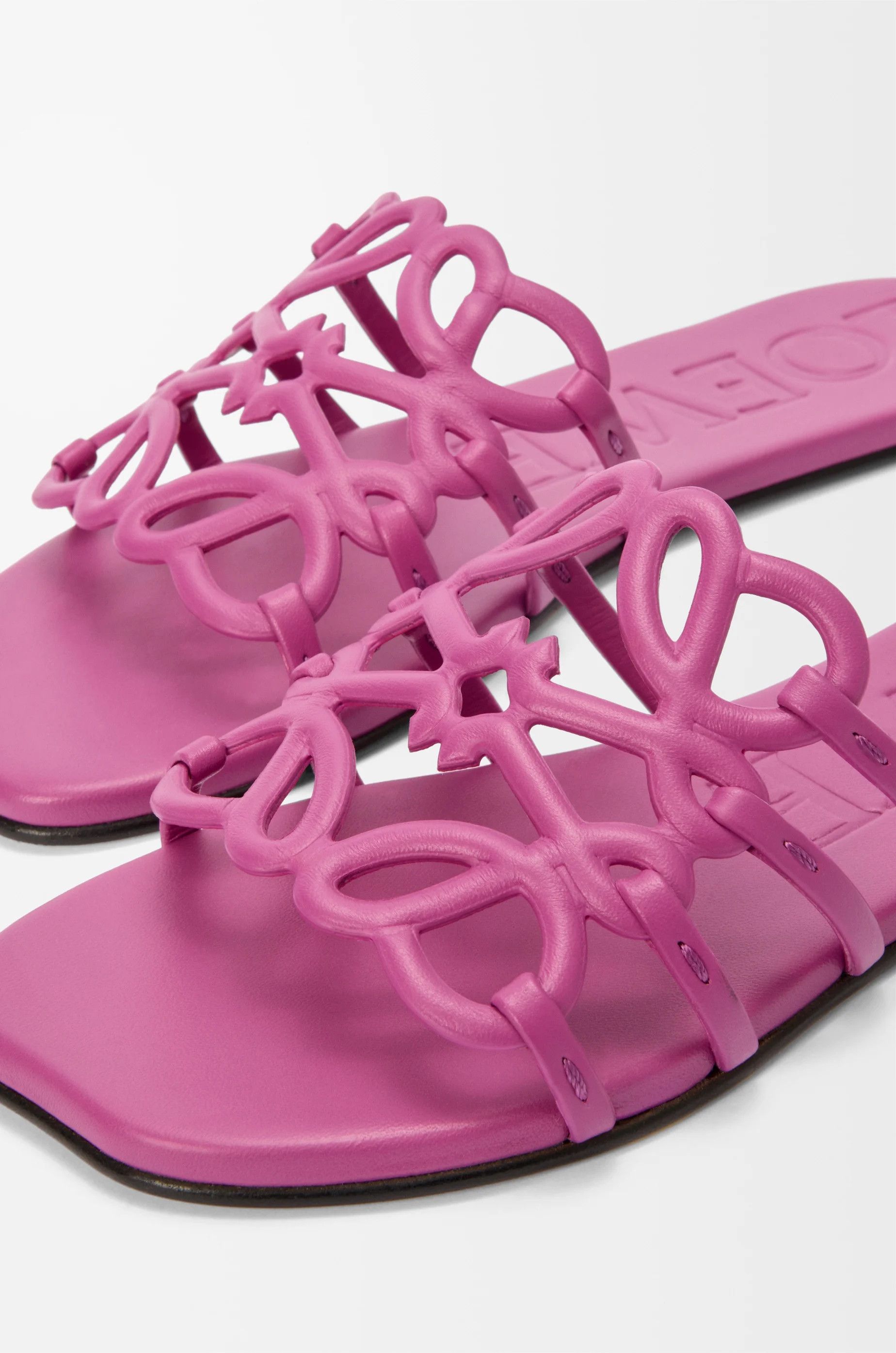 Loewe o1in1g0426 Petal Anagram Slides in Fuchsia Size US 9 / IT 39 - 5 Thumbnail