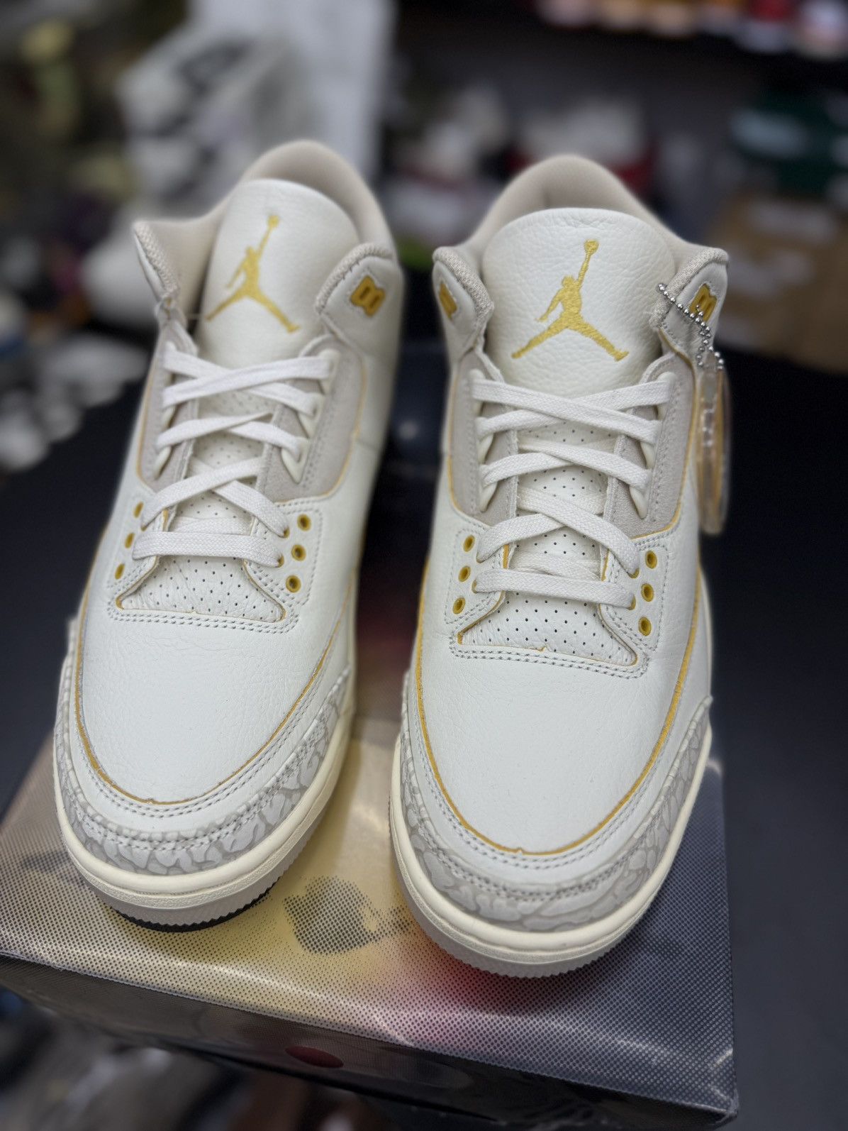 Jordan Brand Jordan 3 J Balvin Sunset (FN0344-901) Size 10 (NEW) Size US 10 / EU 43 - 7 Thumbnail