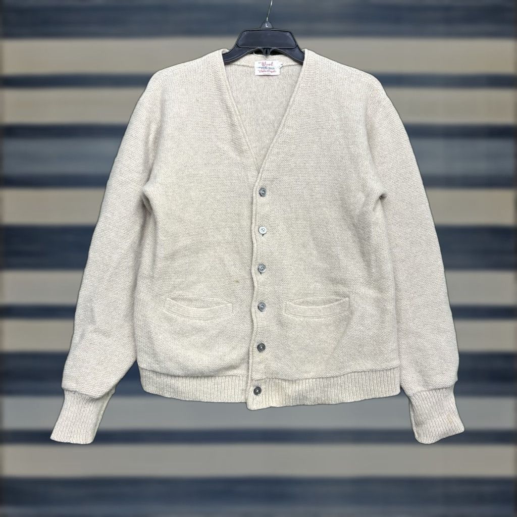 Vintage VINTAGE Alpaca Cardigan Sweater Womens Medium Beige Button Long Sleeve V-Neck Knit Grandmacore Classic Winter Fall Size M / US 6-8 / IT 42-44 - 1 Thumbnail