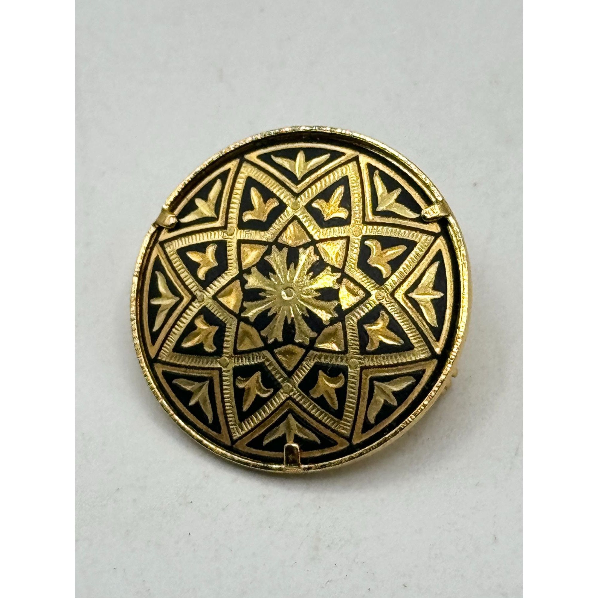 Vintage Vintage damascene gold brooch pin Size ONE SIZE - 4 Thumbnail