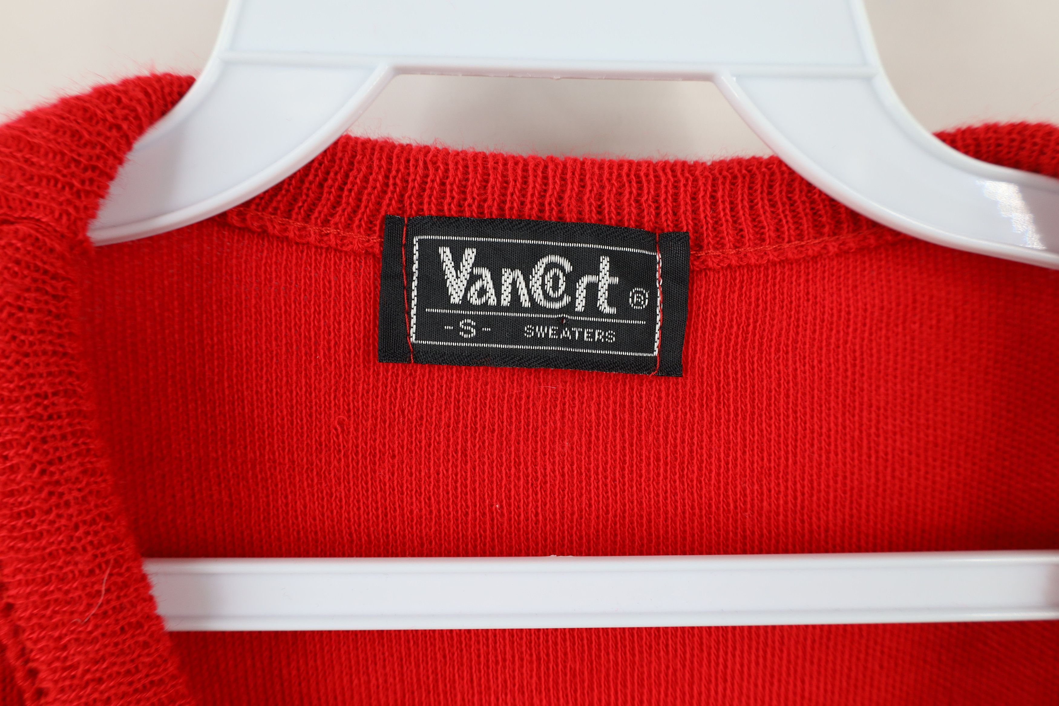 Vintage Vintage 70s Streetwear Soft Knit V-Neck Sweater Red USA Size US S / EU 44-46 / 1 - 10 Thumbnail