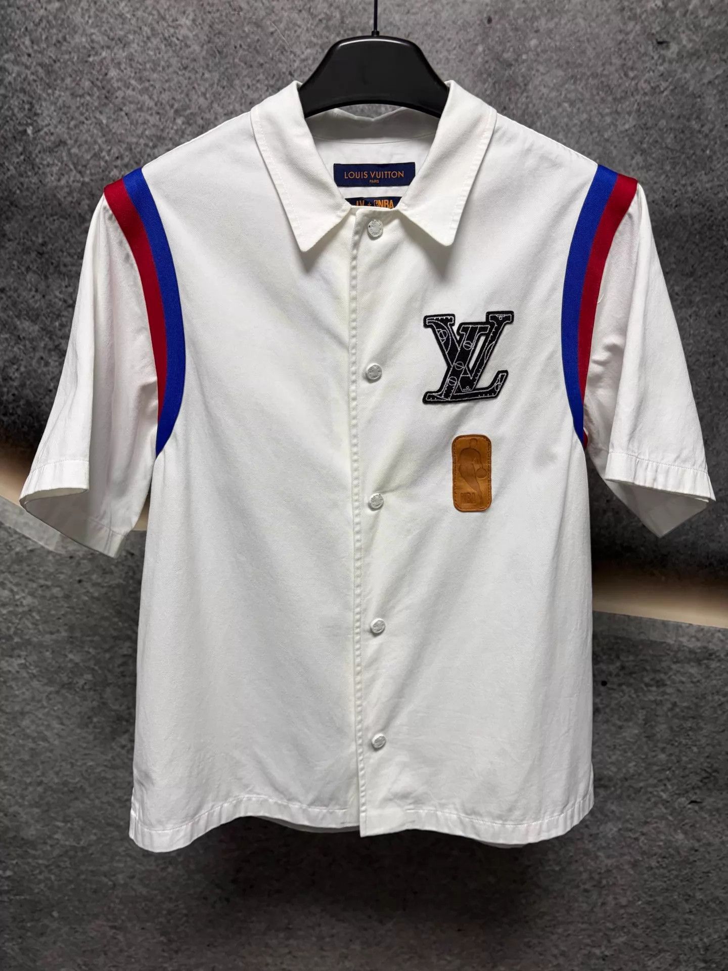 Louis Vuitton White Short Sleeve Shirt with Stripes and Emblem Size US M / EU 48-50 / 2 - 1 Thumbnail