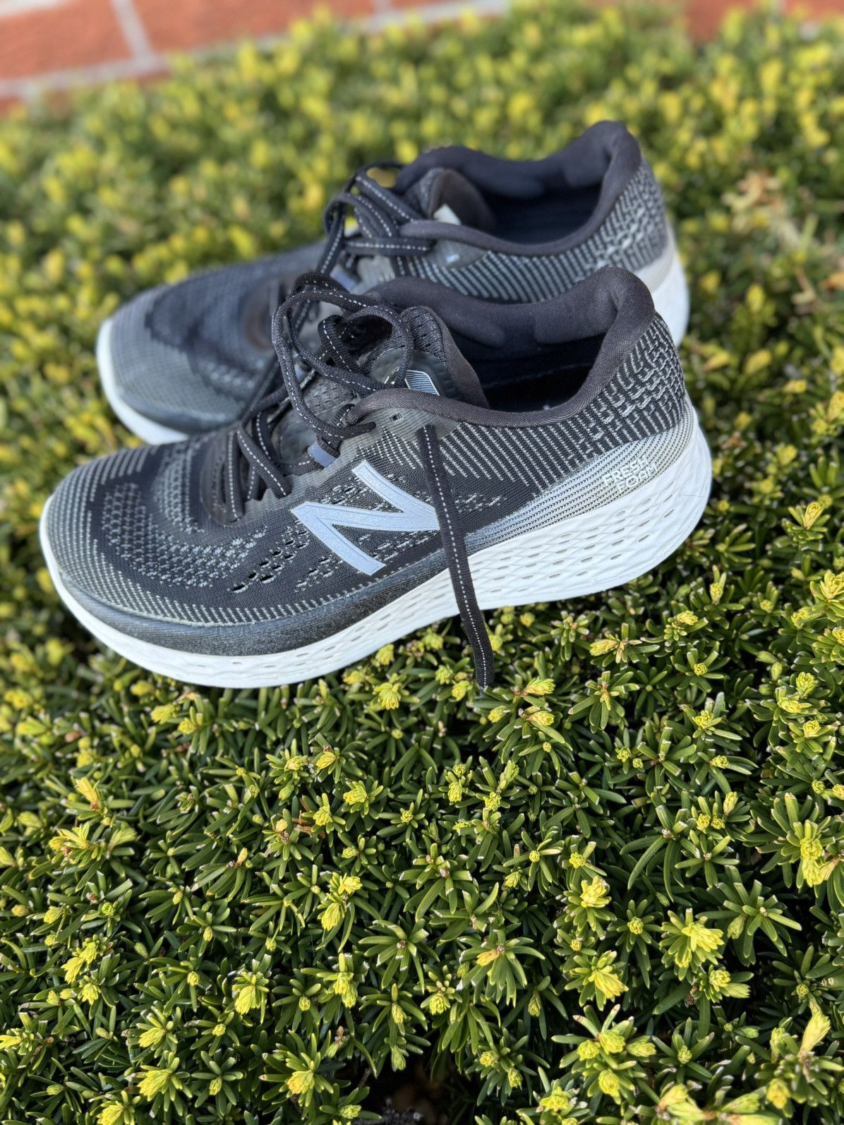 New Balance New Balance Women's Size 7 , Euro 37.5 , Black/Gray/White Size US 7 / IT 37 - 2 Thumbnail