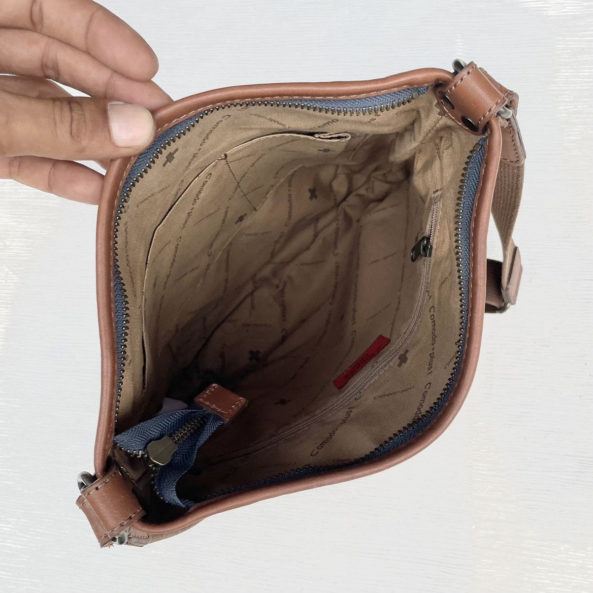 Japanese Brand × Leather C'omodo + plust Leather Sling Bag Size ONE SIZE - 8 Thumbnail