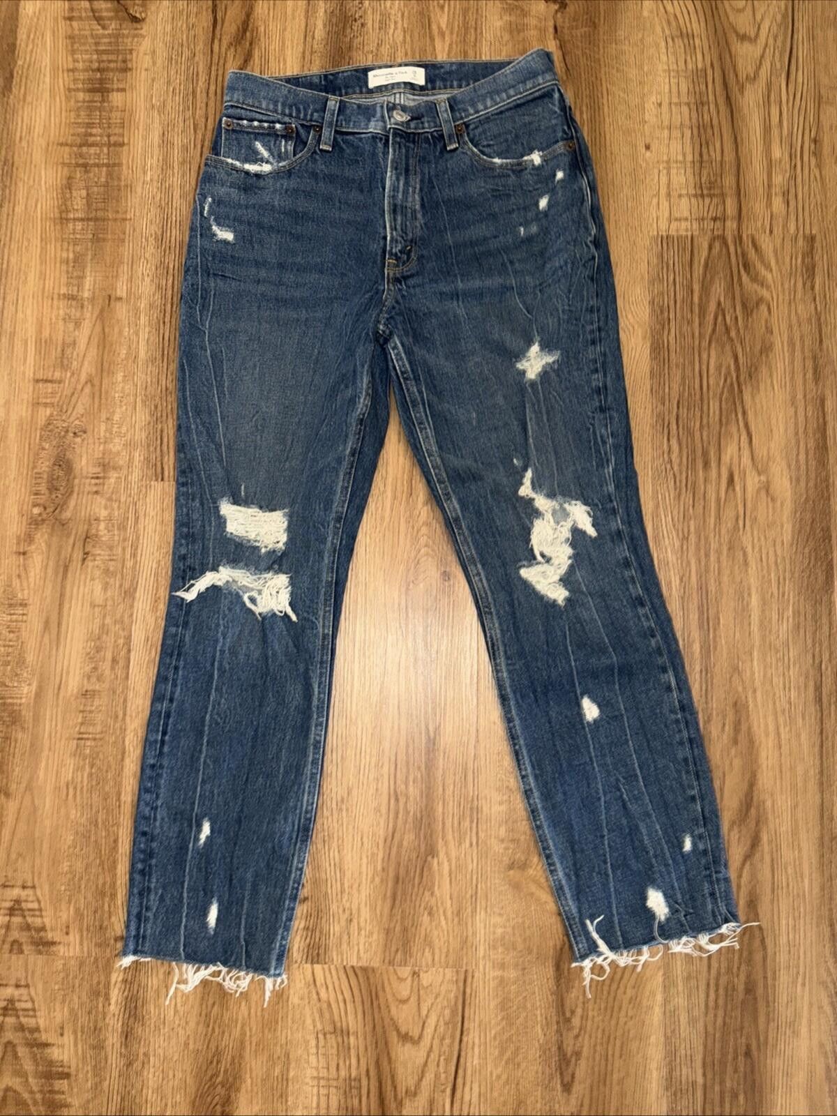 Abercrombie & Fitch Abercrombie & Fitch The Mom High Rise Distressed Jeans 28/6 Size 28" / US 6 / IT 42 - 2 Thumbnail