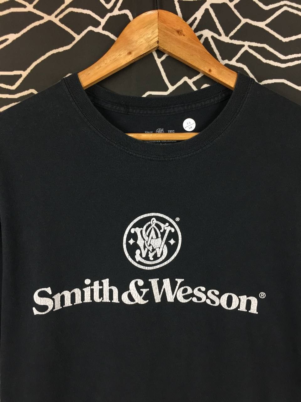 Vintage Smith & Wesson Firearms Spell Out Logo Promo Tee Size US L / EU 52-54 / 3 - 3 Thumbnail