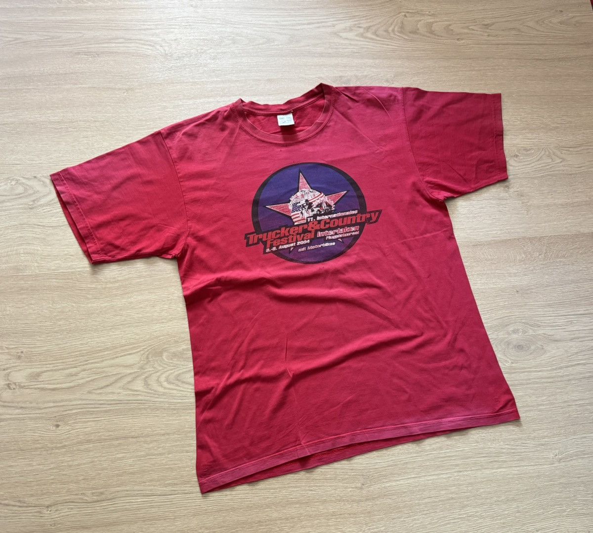 Vintage Vintage 00s Trucker&Country Festival 2004 Distressed T-Shirt Size US L / EU 52-54 / 3 - 1 Thumbnail