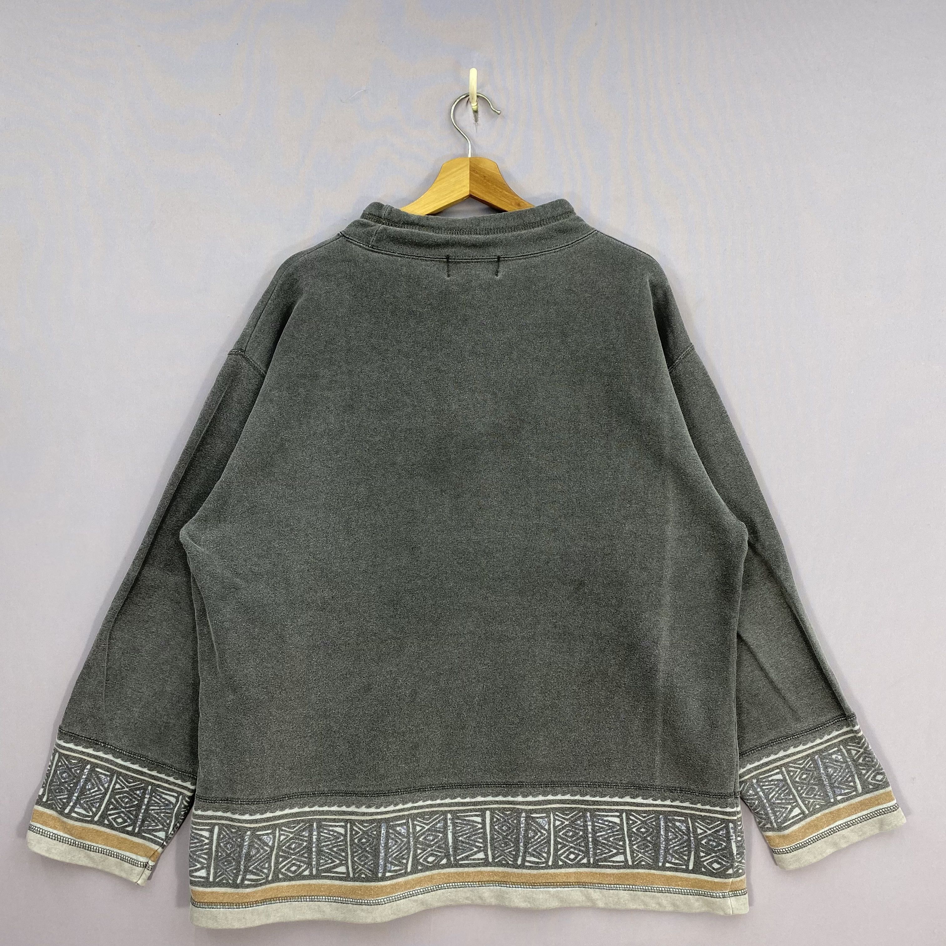 Vans Vintage Y2K Faded Vans Off The Wall Sweatshirt Tribal Skate Size US XL / EU 56 / 4 - 3 Thumbnail
