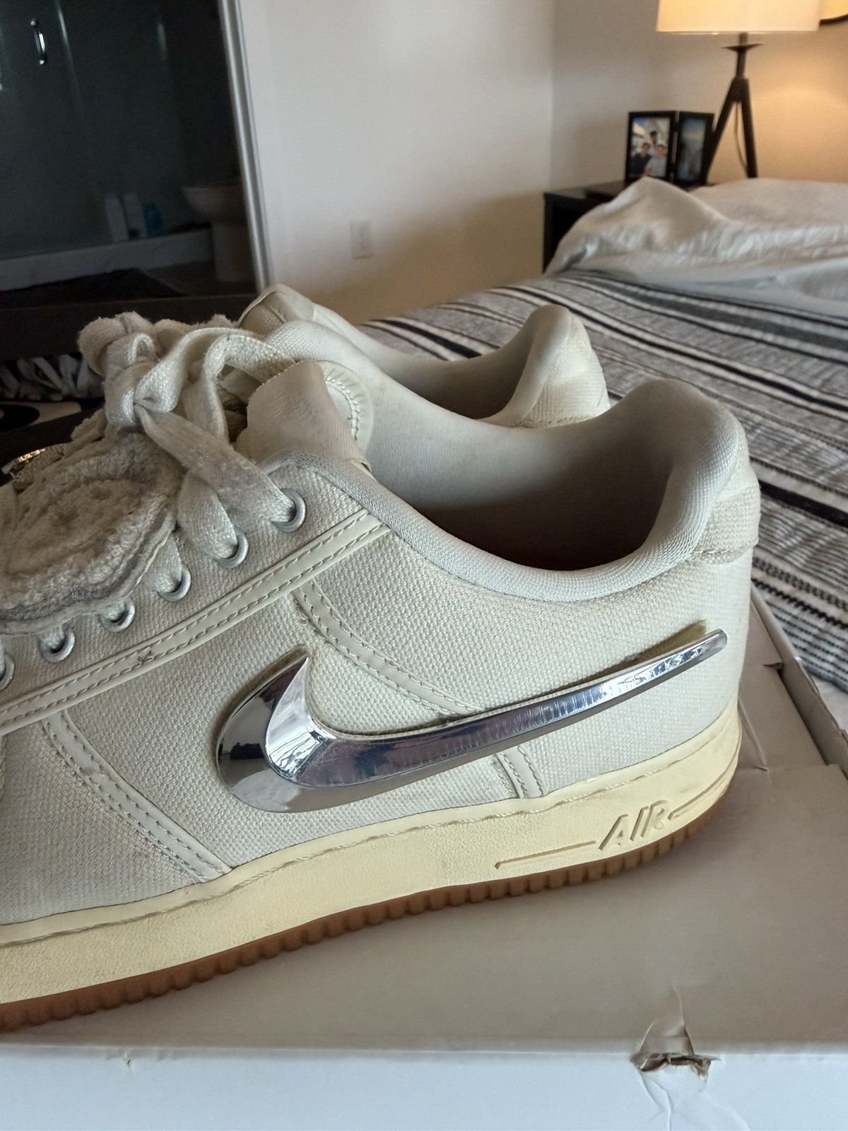 Nike × Travis Scott Nike Air Force 1 x Travis Scott Sail Size US 11.5 / EU 44-45 - 7 Thumbnail