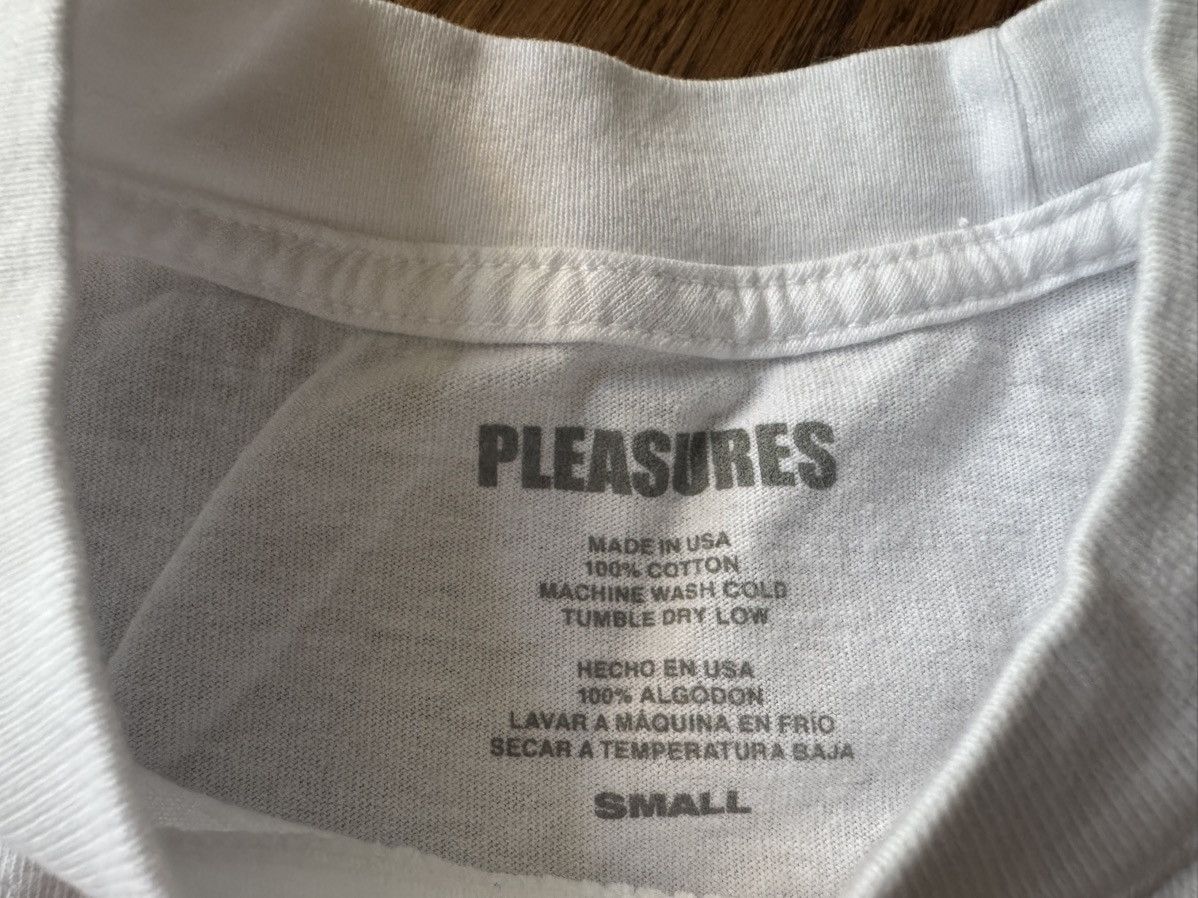 Pleasures Small White A Girl is A Gun Tee Shirt Merch Joy Red Black Size US S / EU 44-46 / 1 - 7 Thumbnail