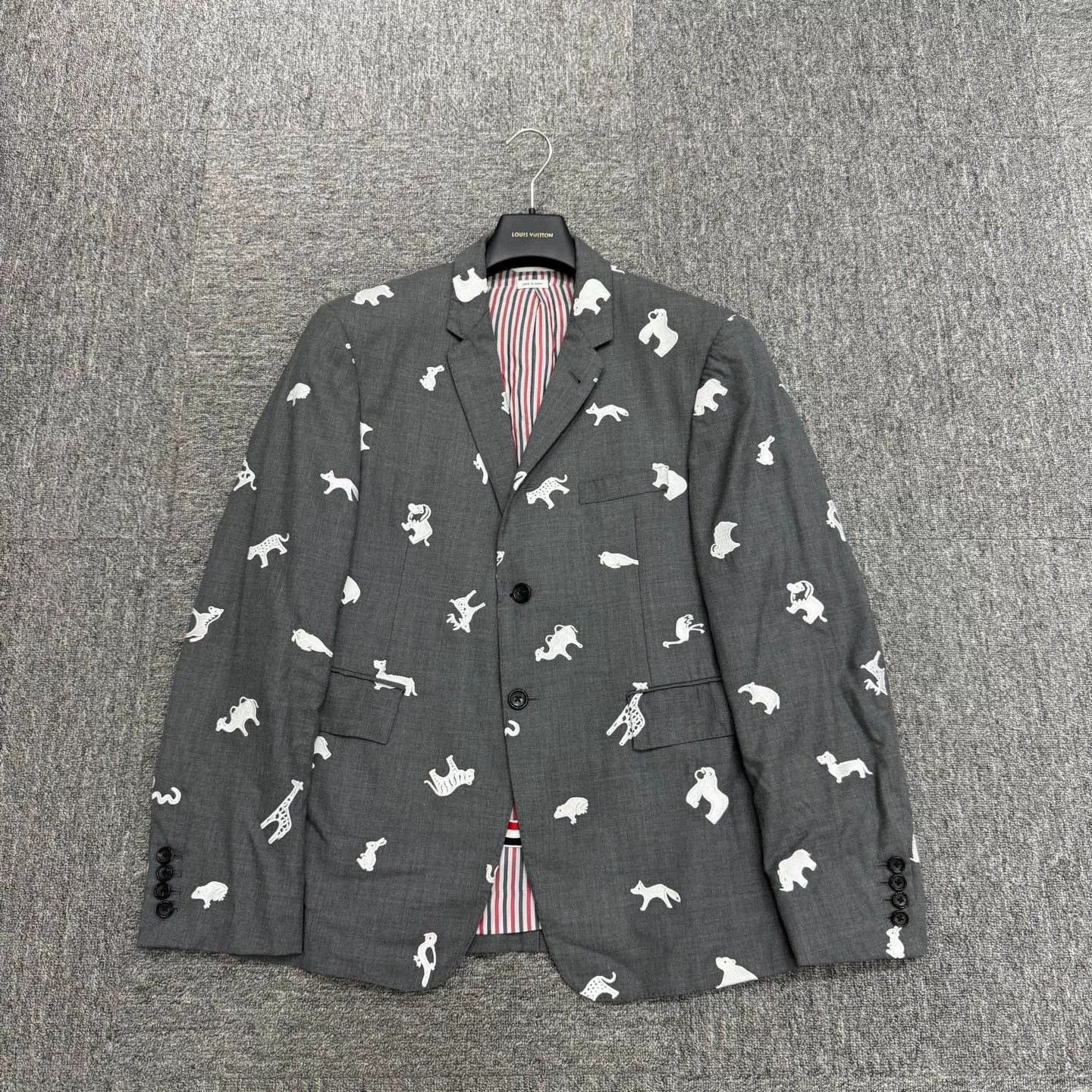Thom Browne thom browne animal embroidery wool blazer Size US M / EU 48-50 / 2 - 1 Thumbnail