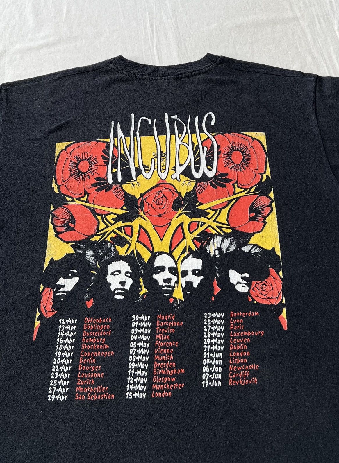 Band Tees Vintage 2004 Incubus A Crow Left of the Murder Tour T-shirt Size US L / EU 52-54 / 3 - 11 Thumbnail