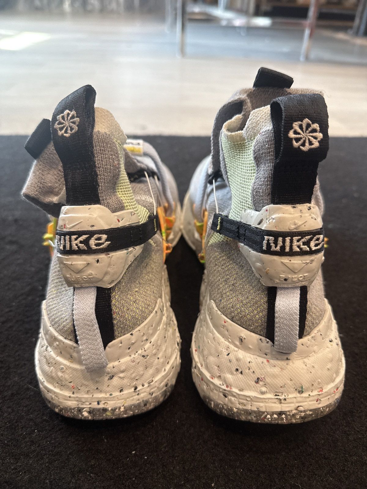 Nike Nike space hippie 03 grey volt size 9 Size US 9 / EU 42 - 5 Thumbnail
