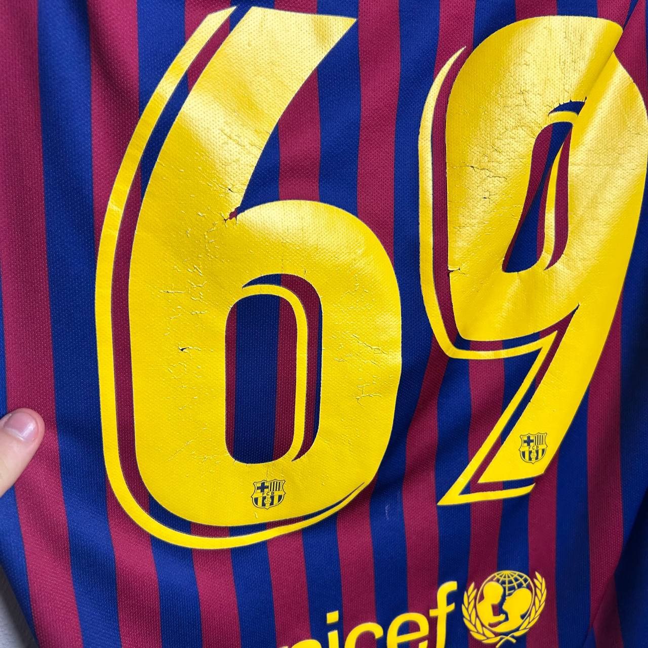 Nike Mens Nike FC Barcelona 2018 Origi player soccer jersey Size US S / EU 44-46 / 1 - 13 Thumbnail
